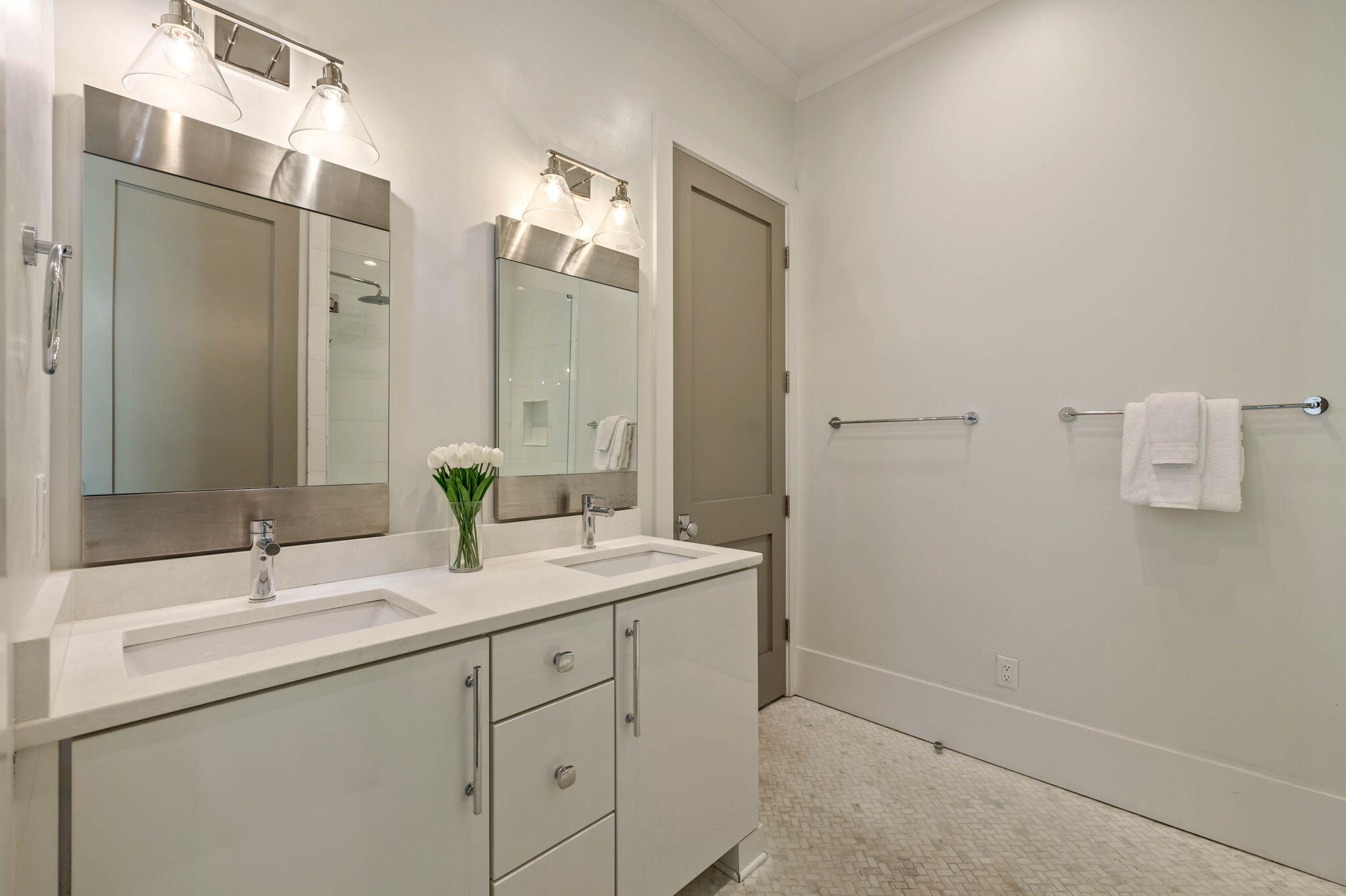 3537 E County Highway 30A