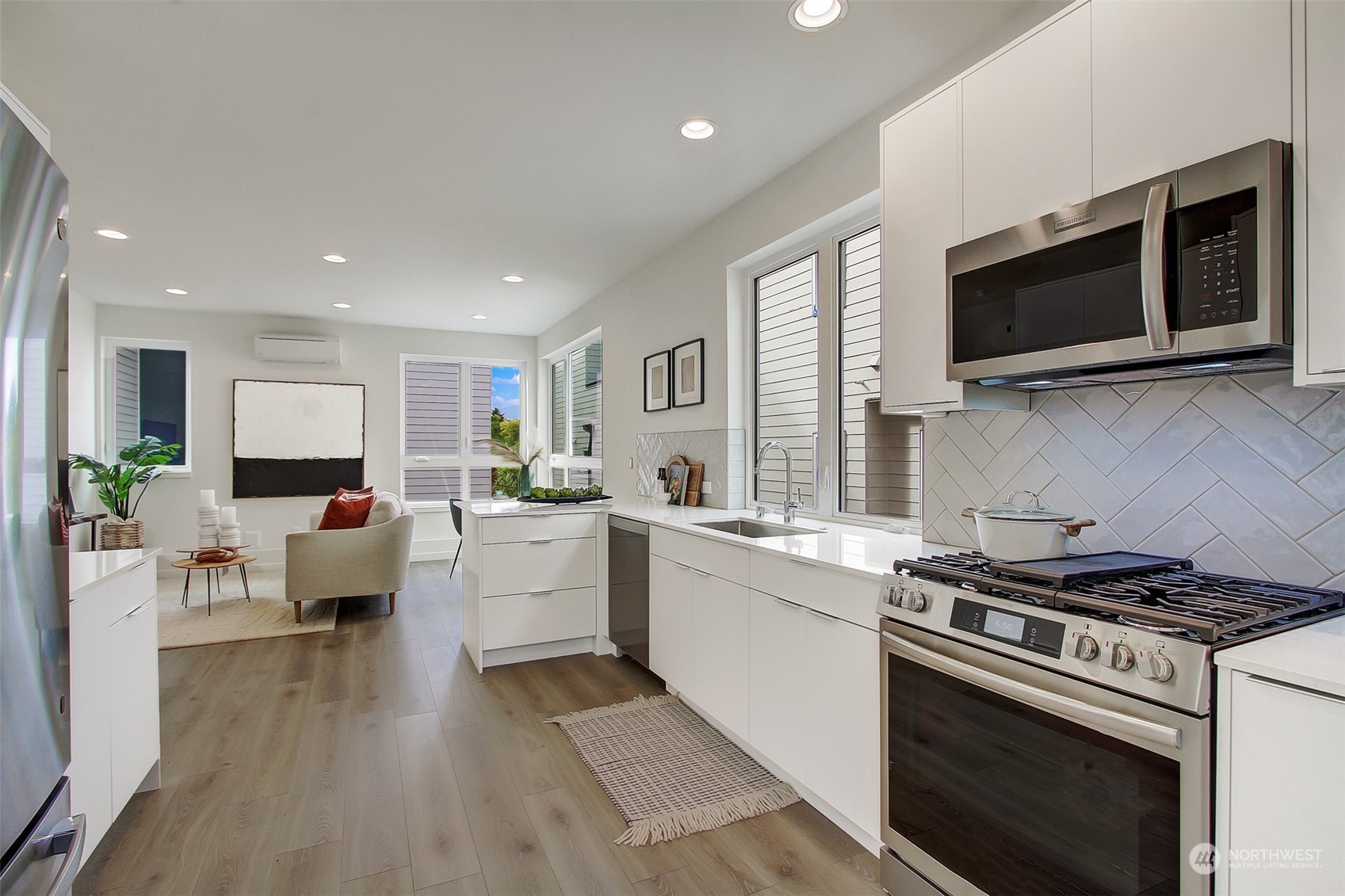 3938 C S Pearl Street