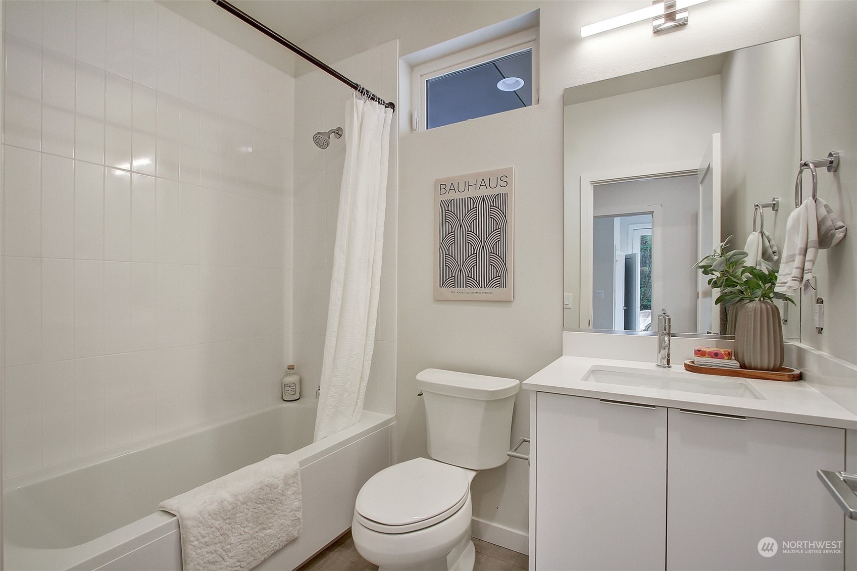 3938 C S Pearl Street