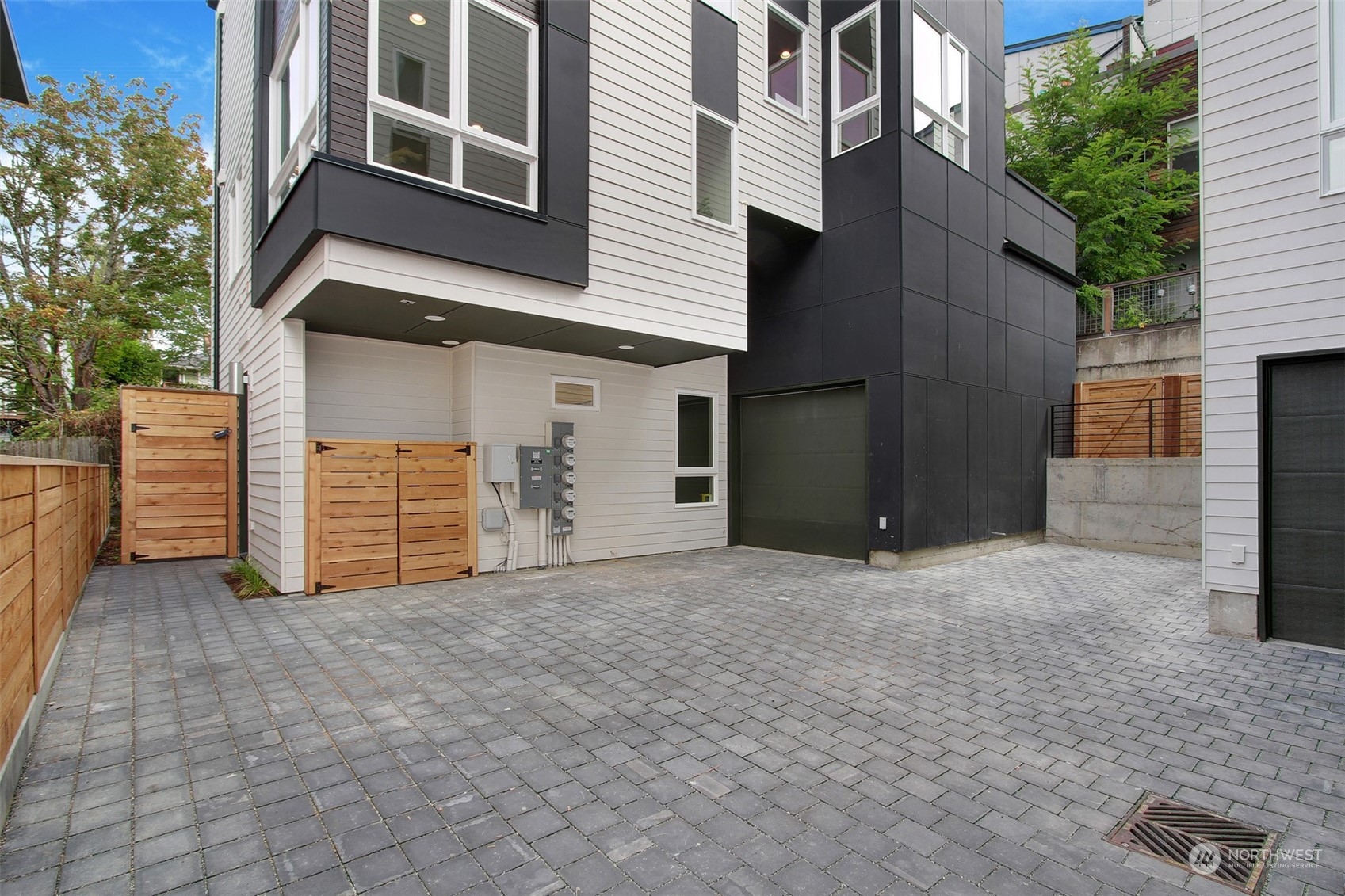 3938 C S Pearl Street