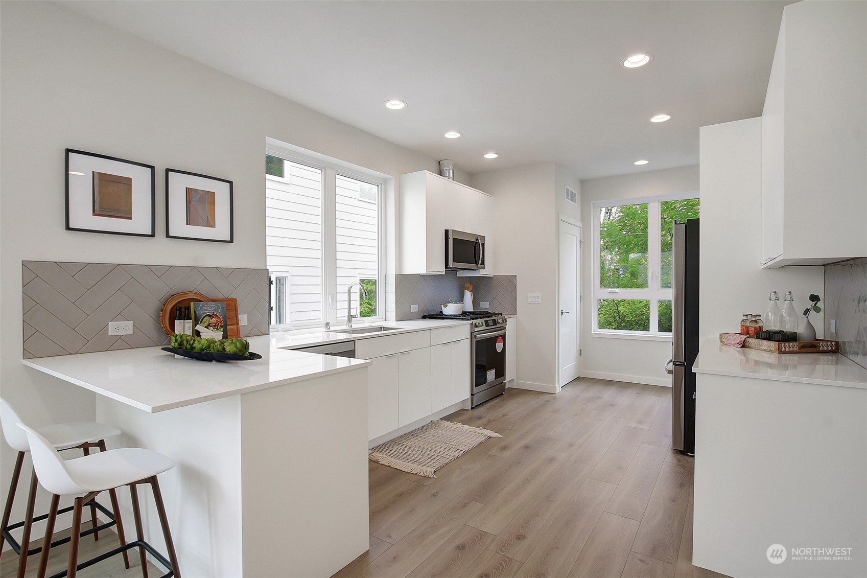 3938 C S Pearl Street