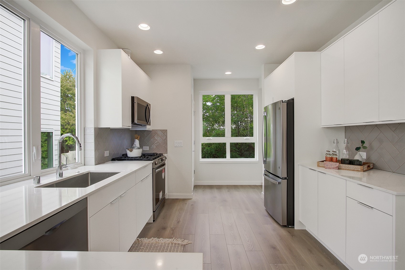 3938 C S Pearl Street