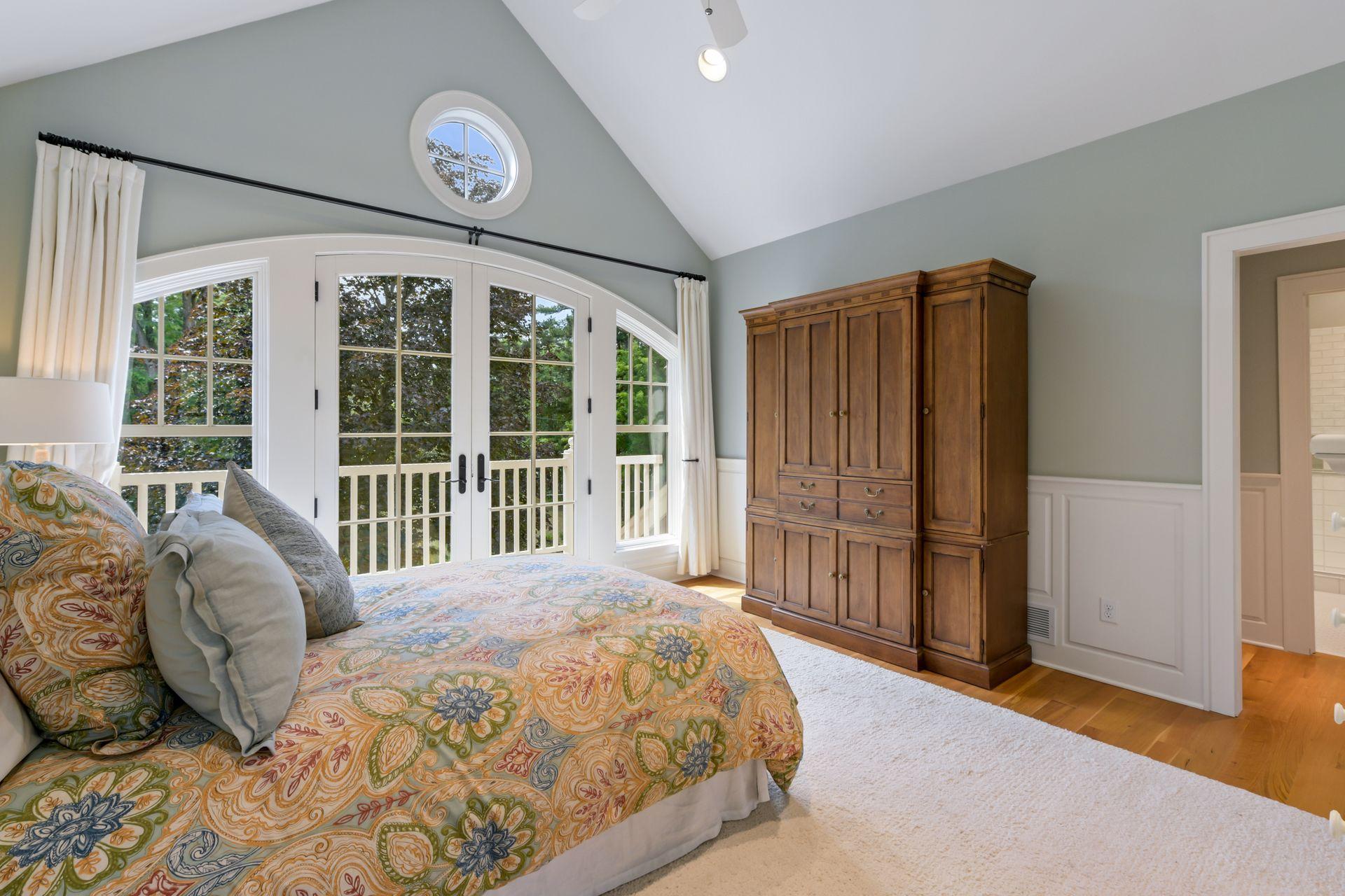 460 E Long Lake Road