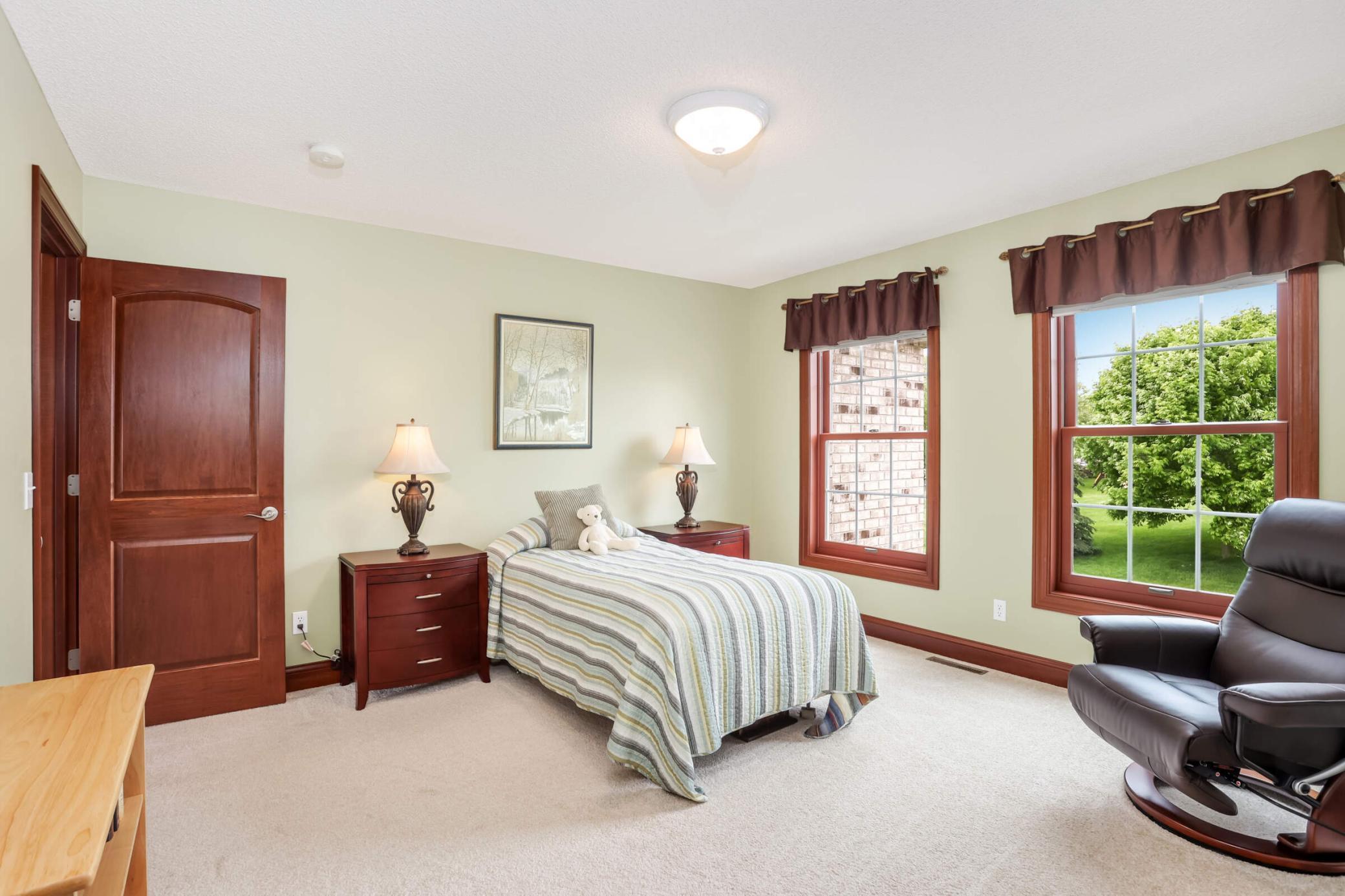 8902 177th Street W