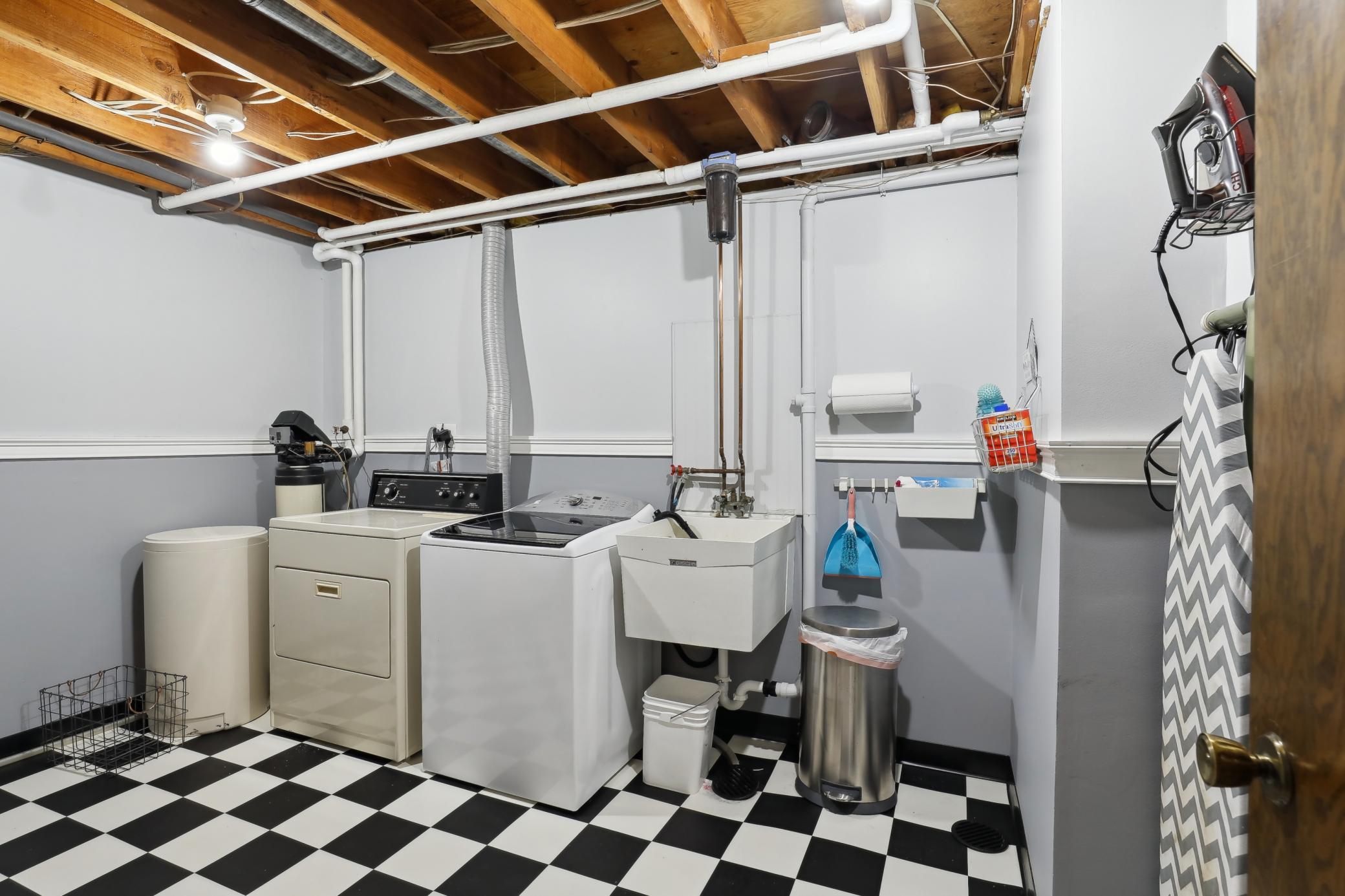 545 D Chene Circle
