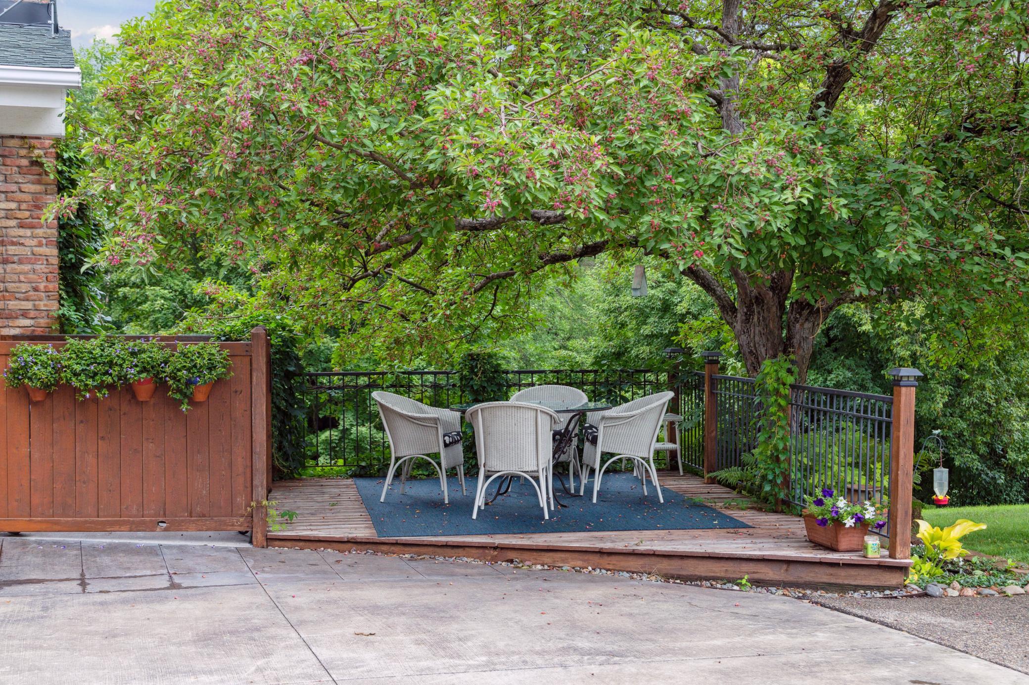 545 D Chene Circle