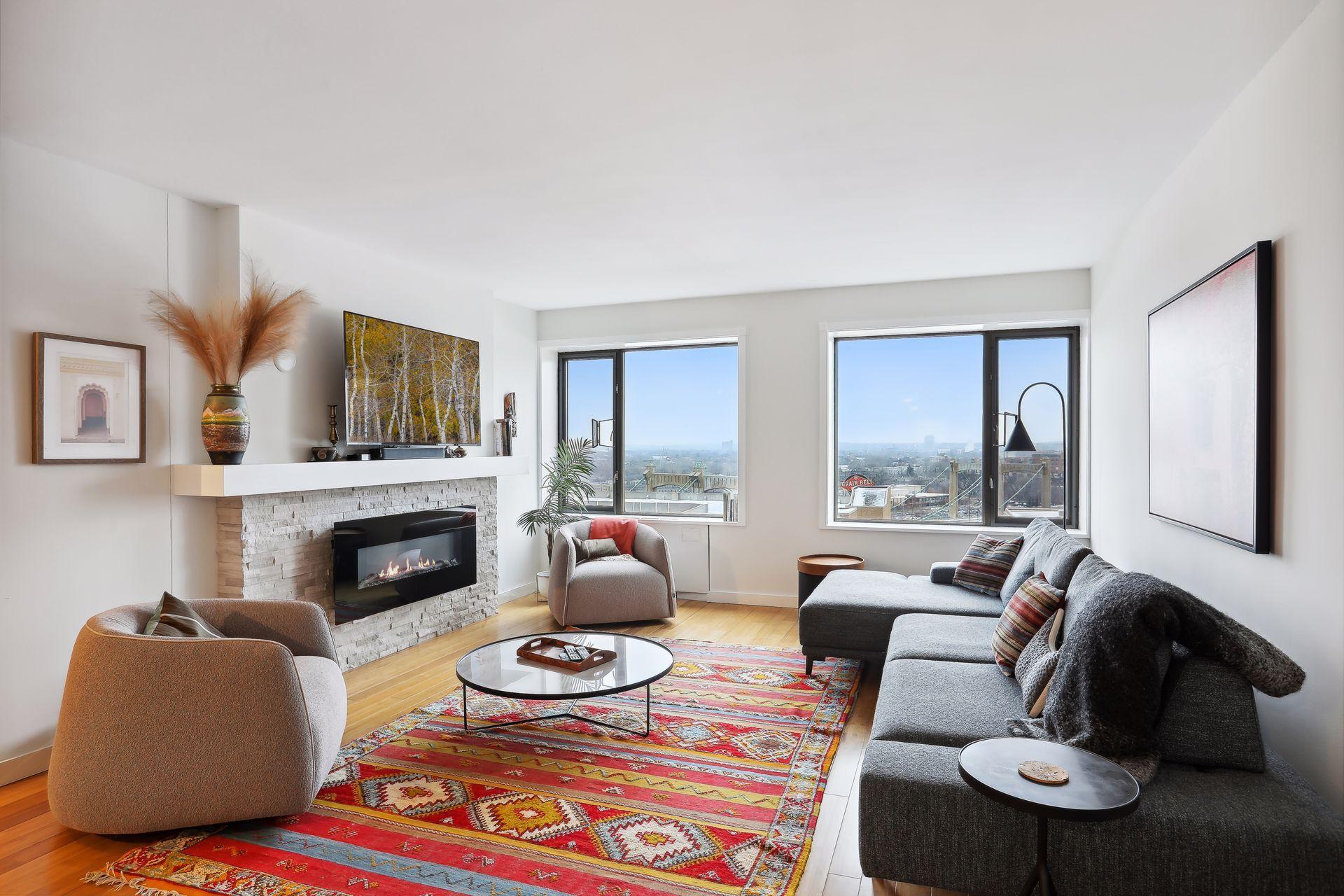 19 S 1st Street Unit: B1402