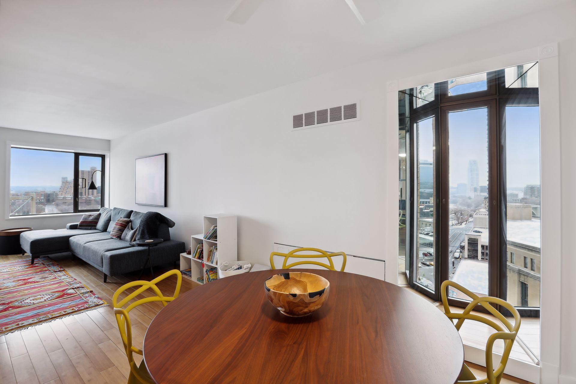 19 S 1st Street Unit: B1402