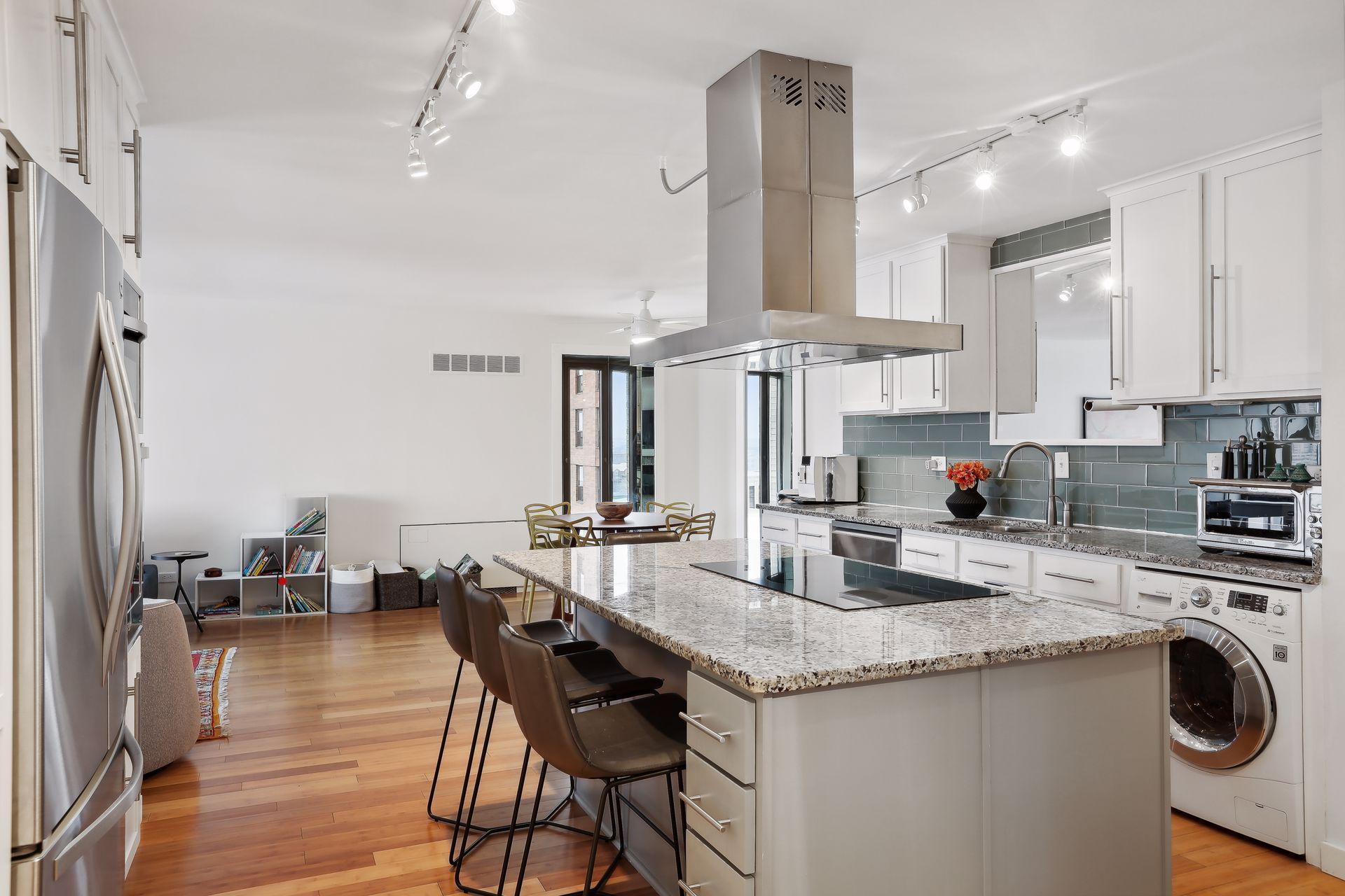 19 S 1st Street Unit: B1402