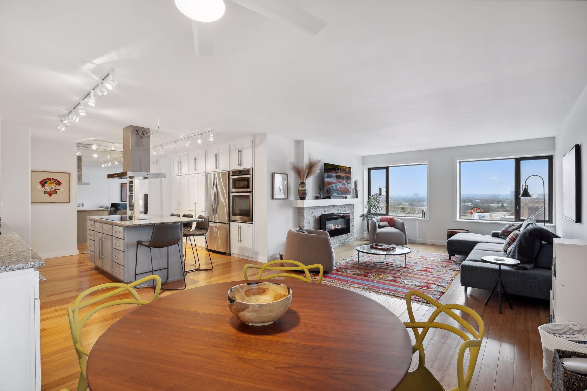 19 S 1st Street Unit: B1402