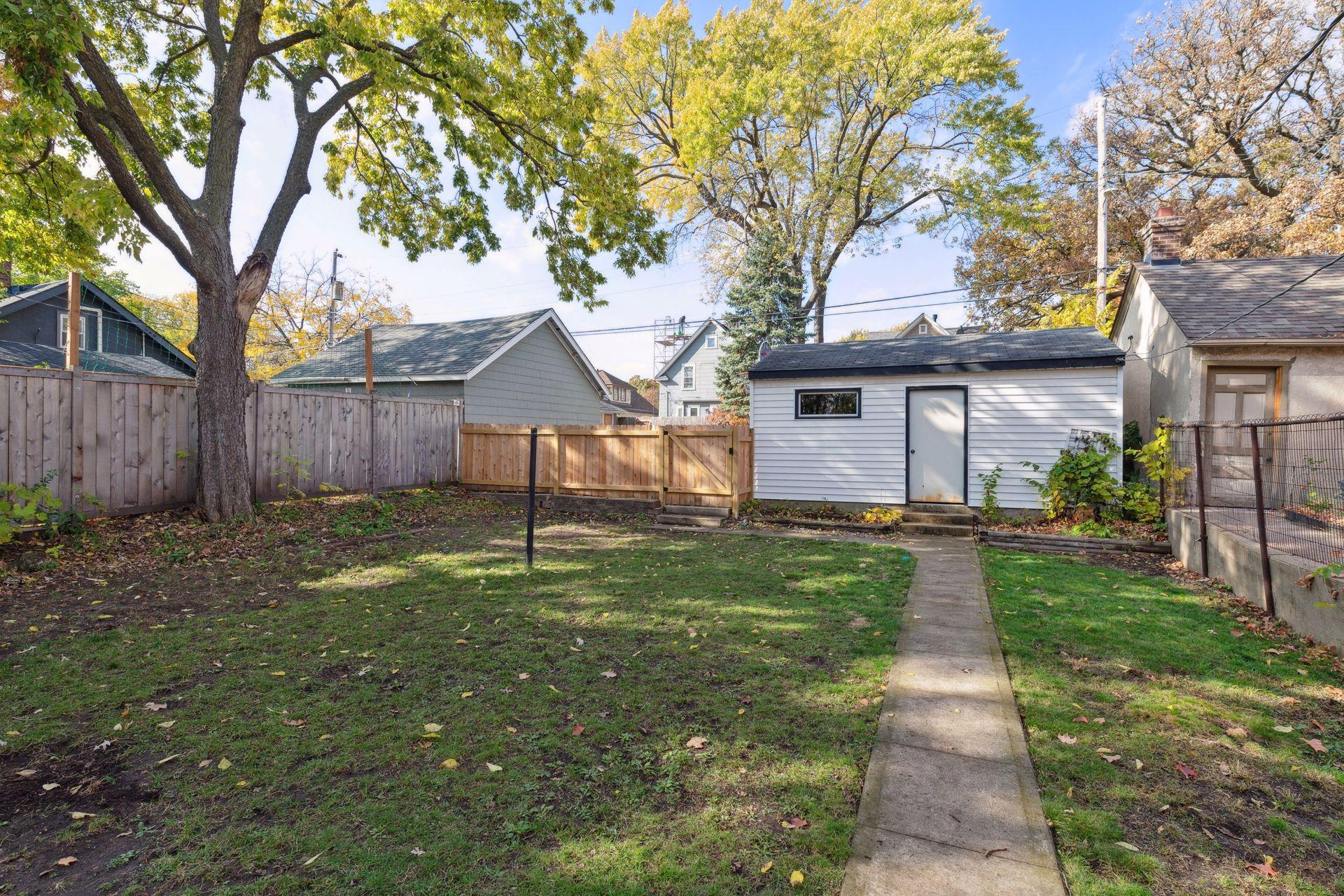 4442 Wentworth Avenue