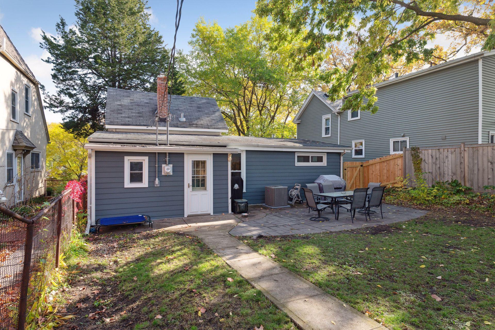 4442 Wentworth Avenue