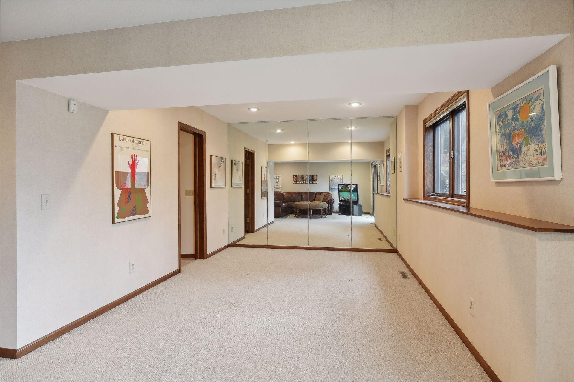 5525 River Bluff Curve