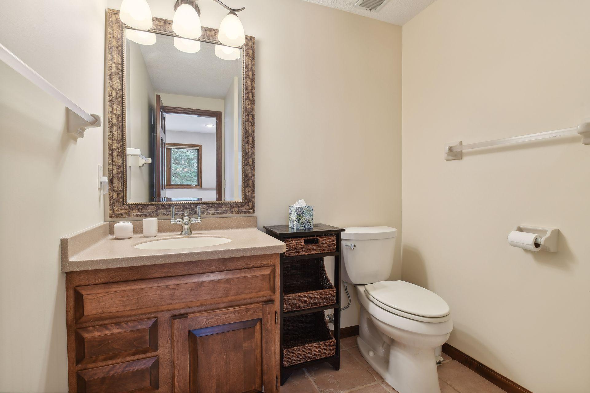 5525 River Bluff Curve