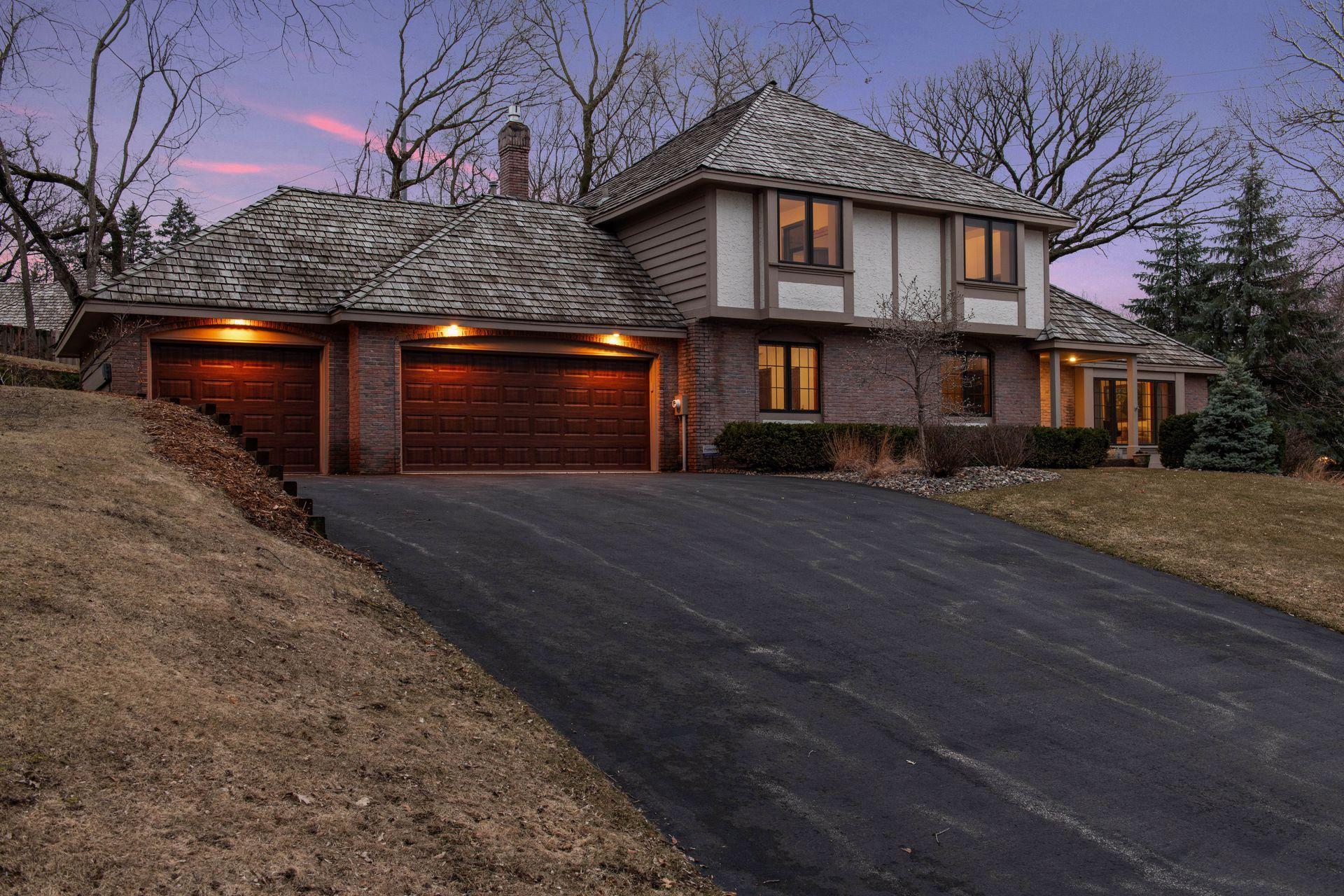 5525 River Bluff Curve