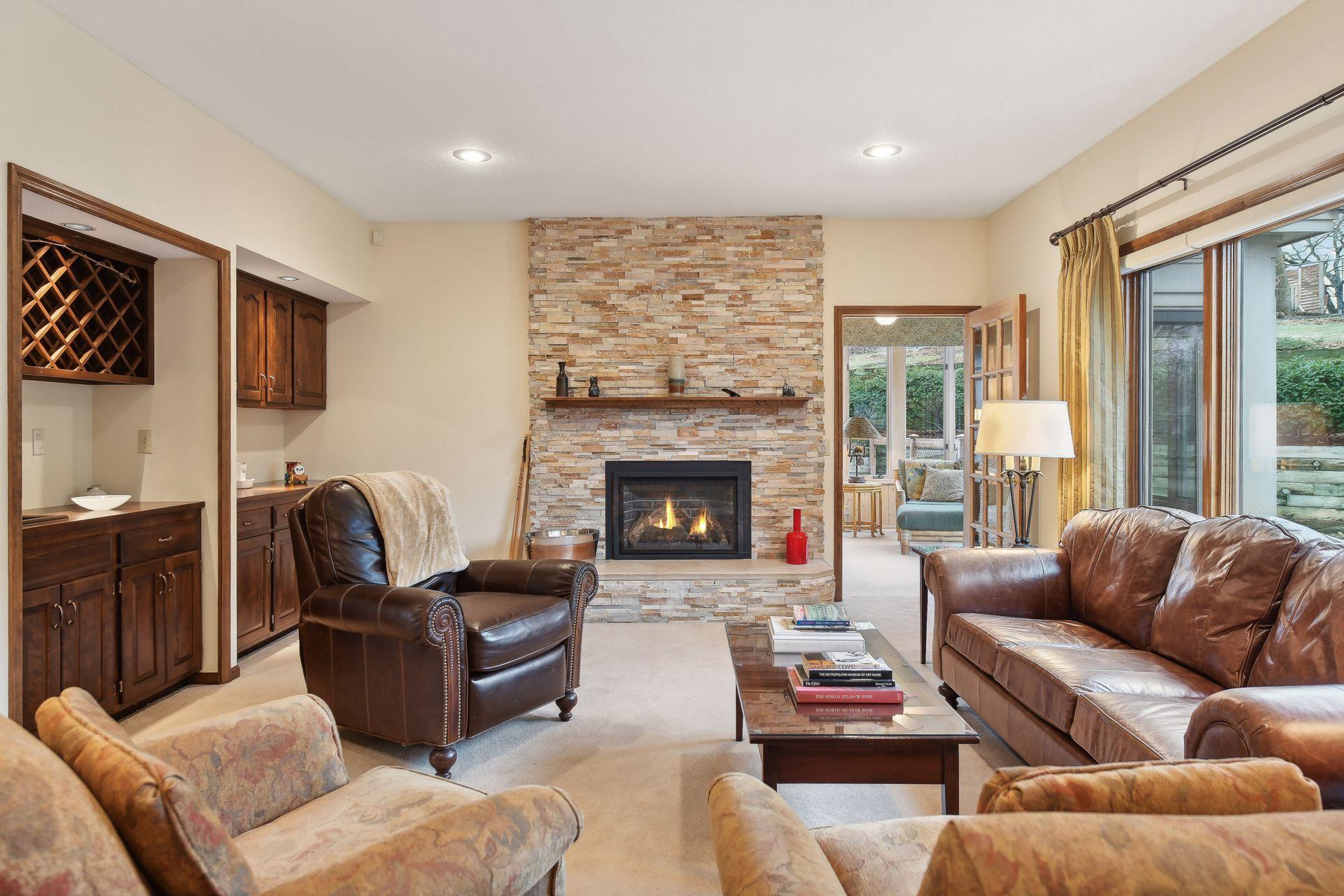 5525 River Bluff Curve