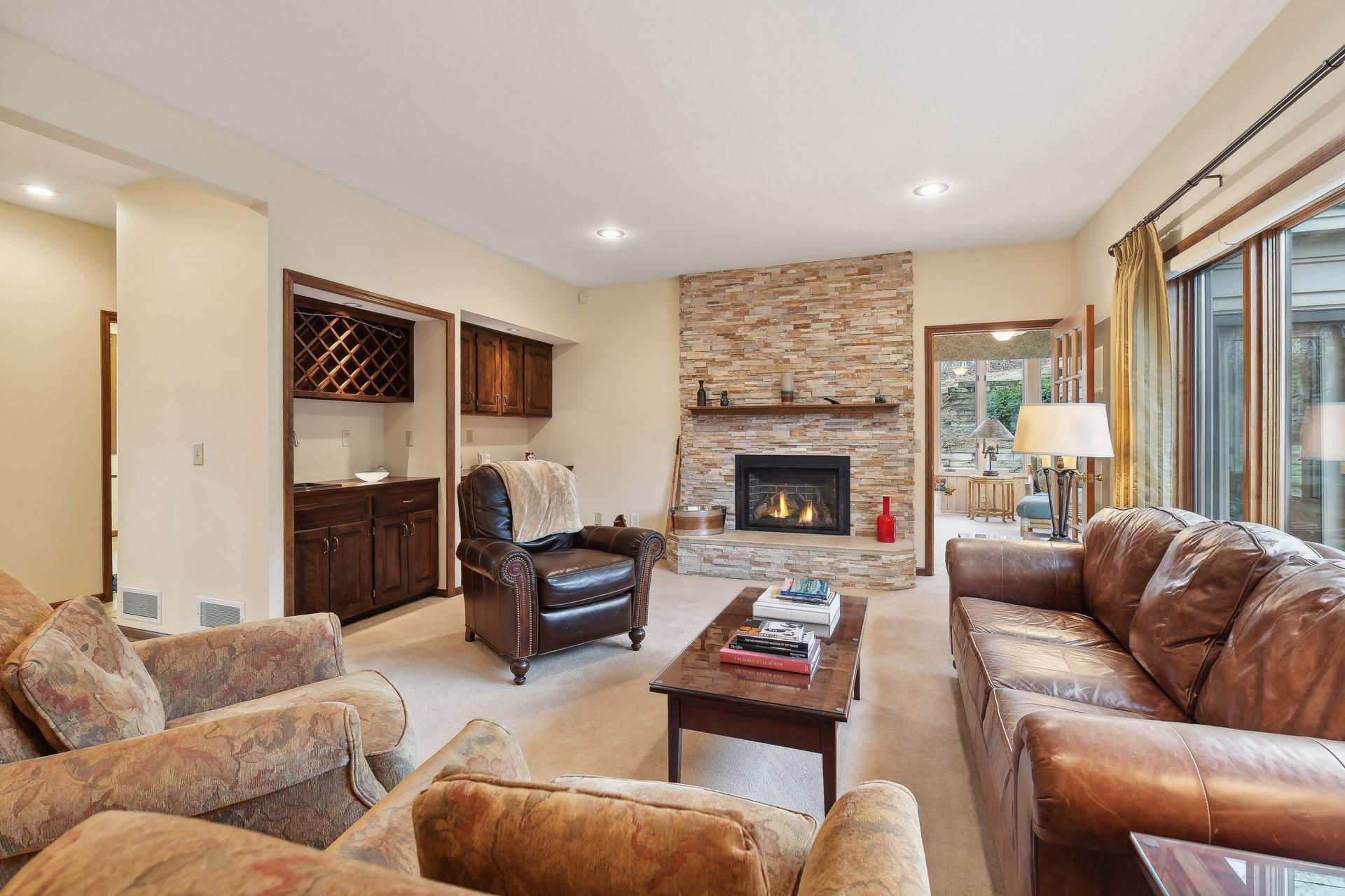 5525 River Bluff Curve