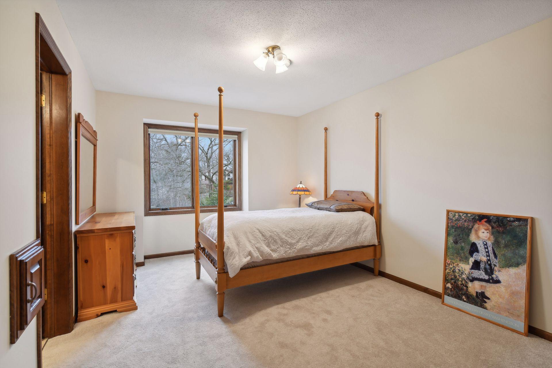 5525 River Bluff Curve