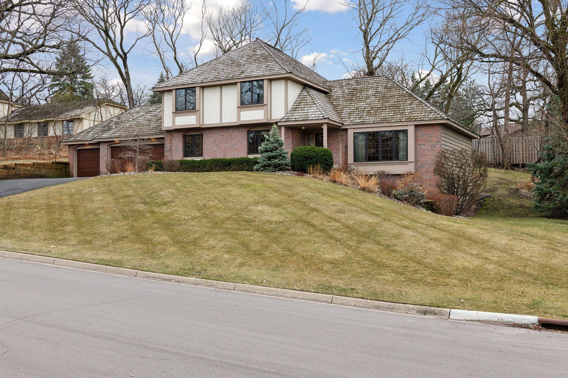 5525 River Bluff Curve