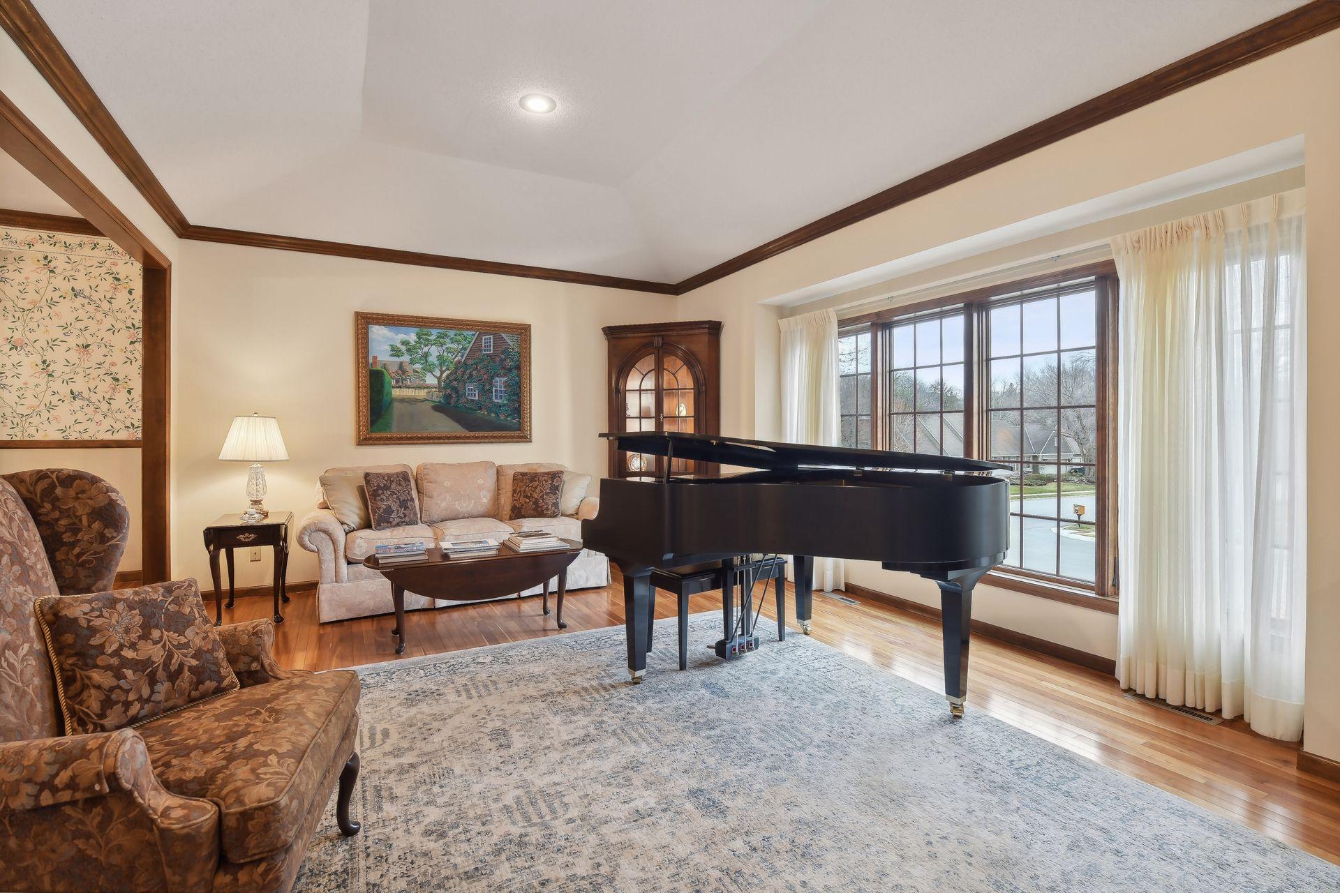 5525 River Bluff Curve