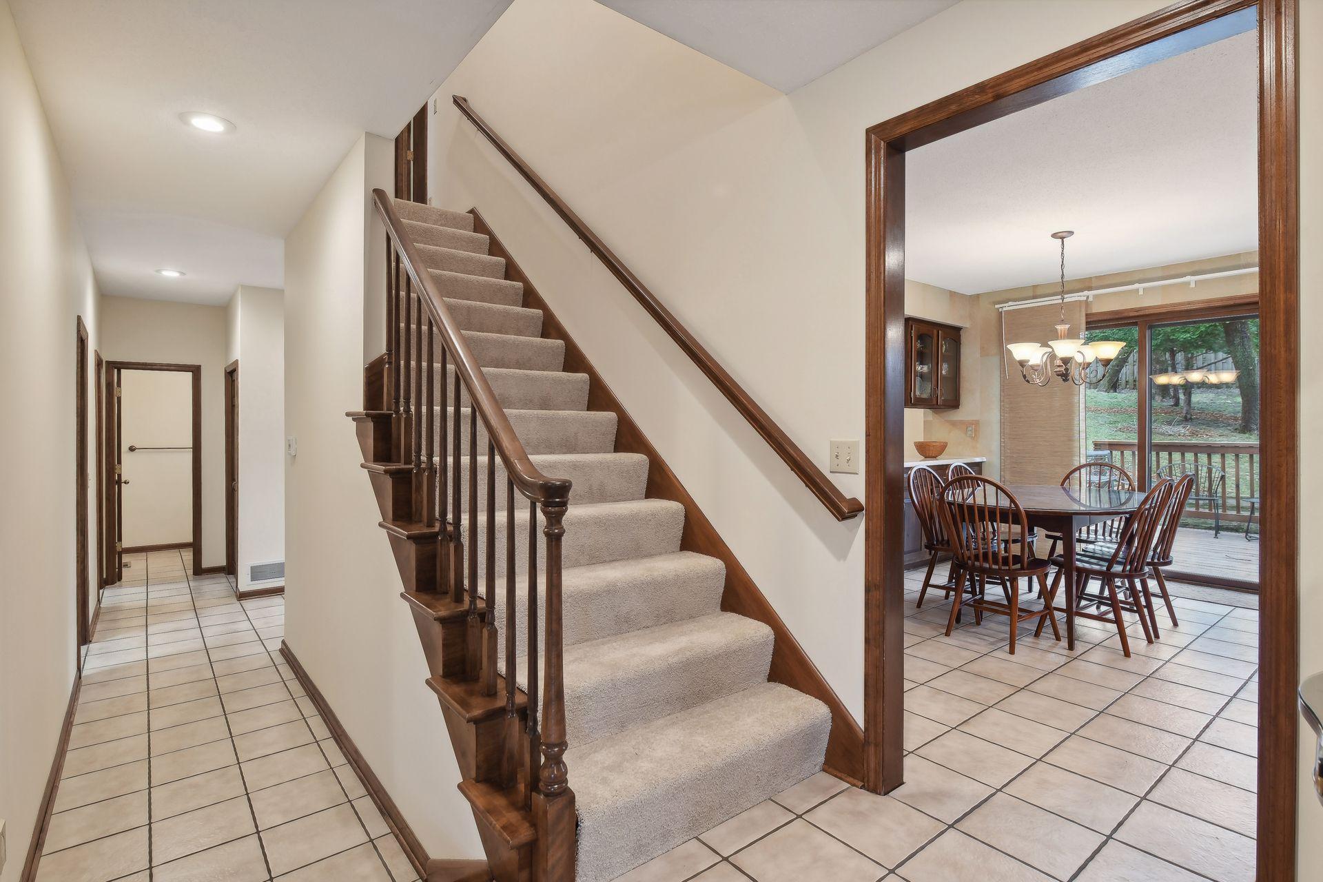 5525 River Bluff Curve