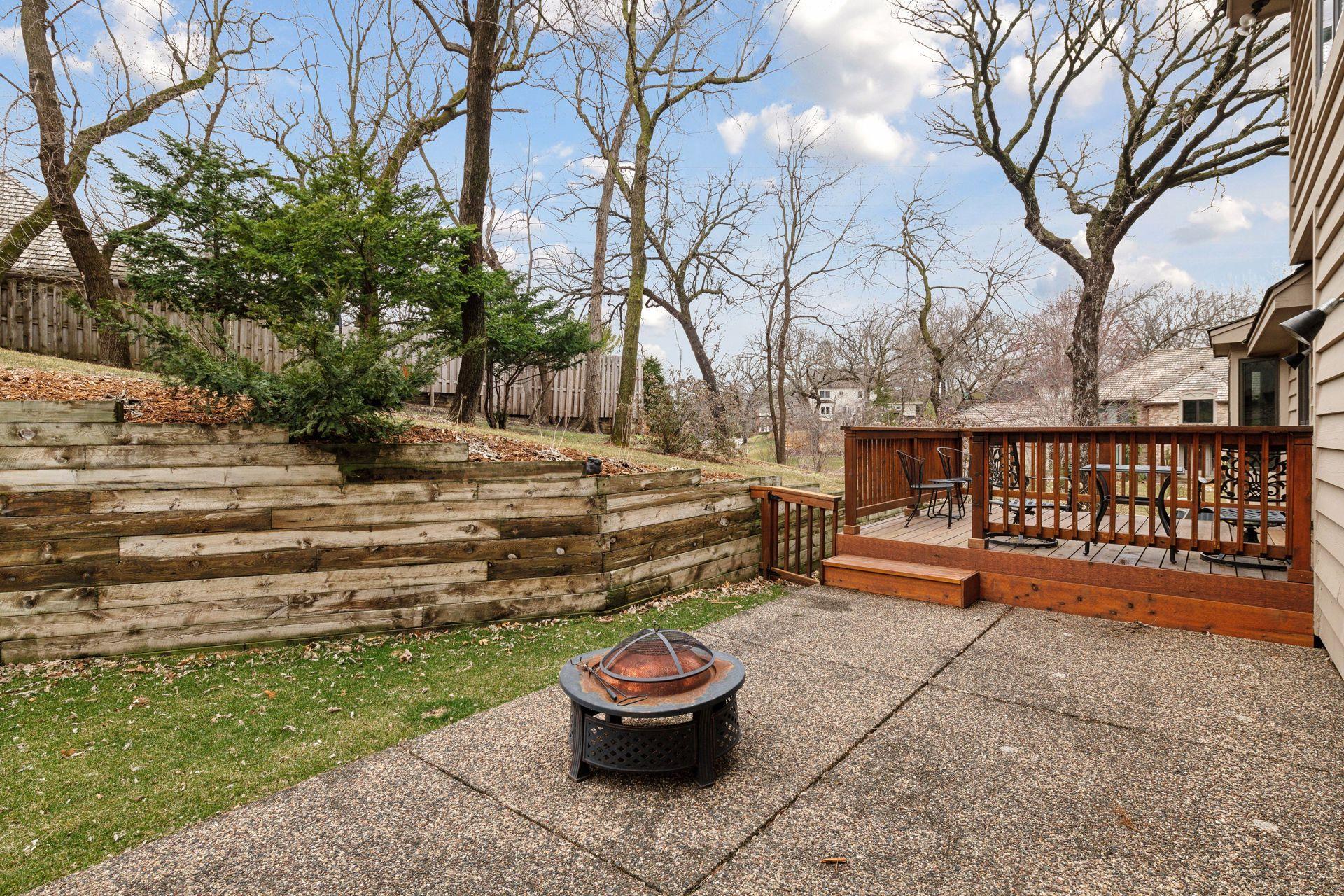 5525 River Bluff Curve