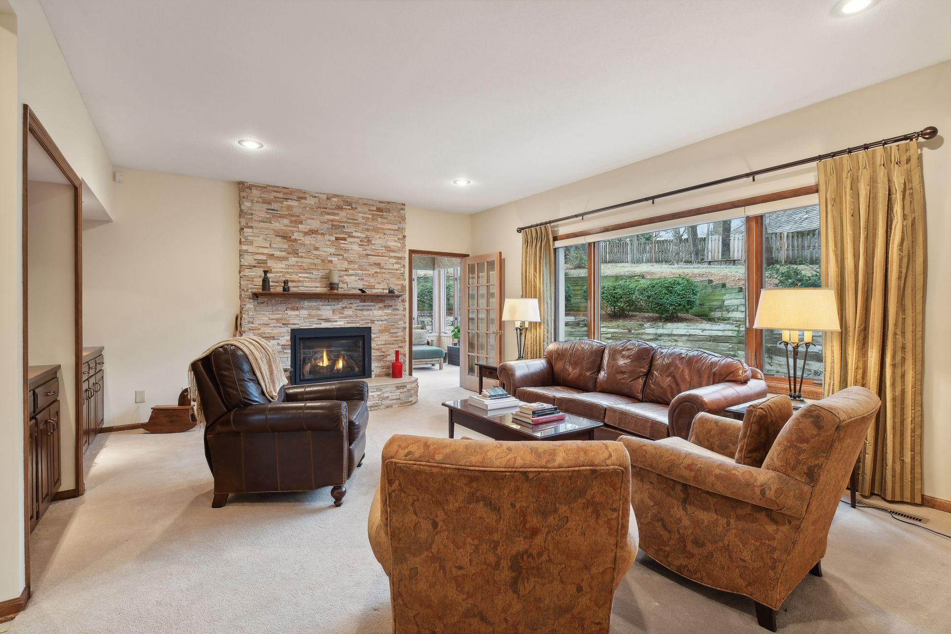 5525 River Bluff Curve