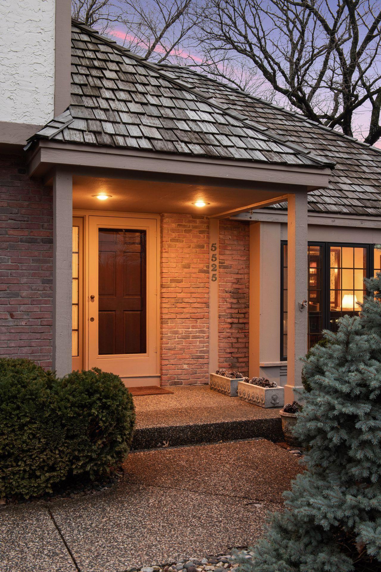 5525 River Bluff Curve