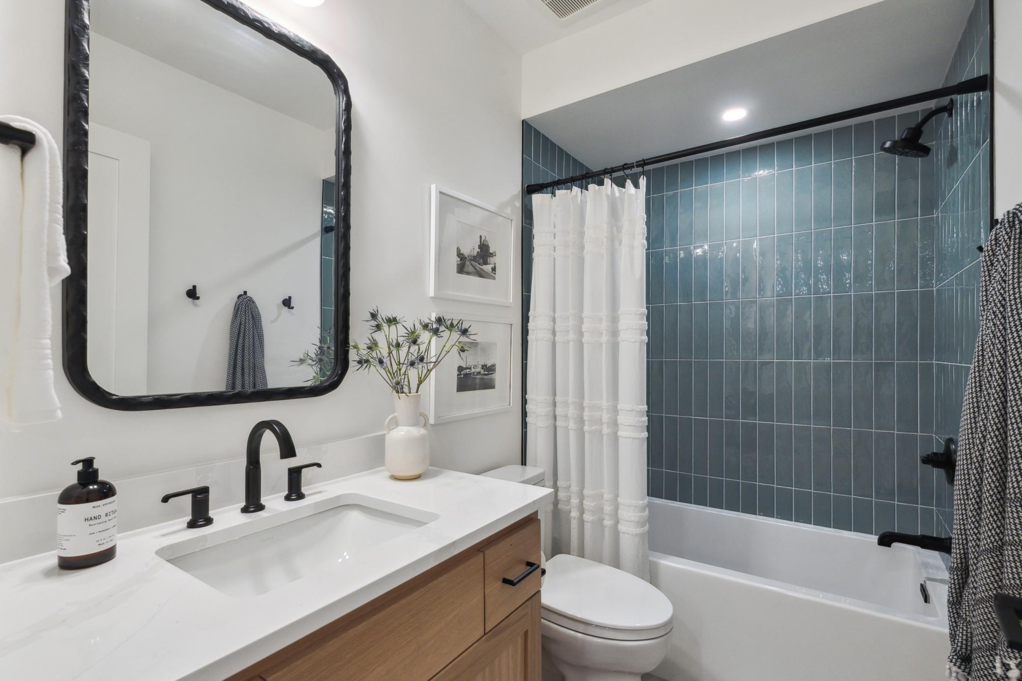 4404 Valley View Road