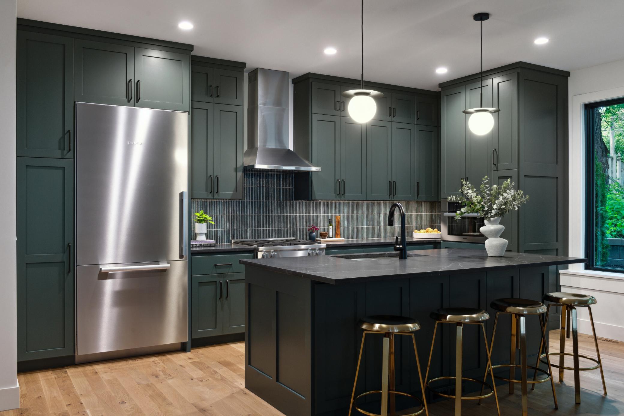 2815 W 42nd Street