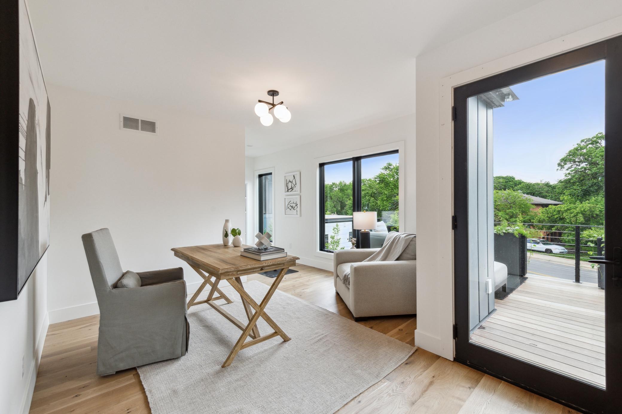 2815 W 42nd Street