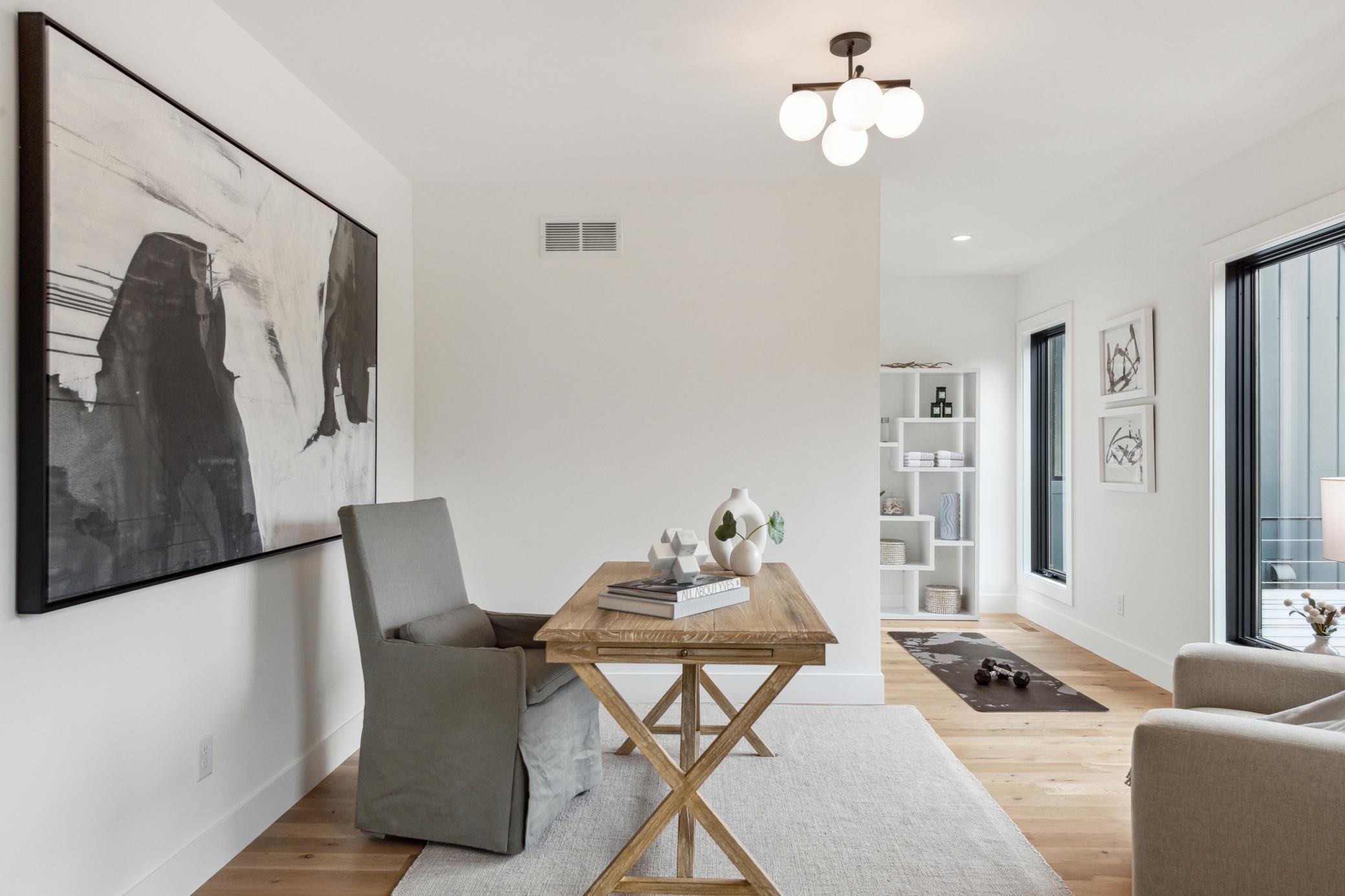 2815 W 42nd Street