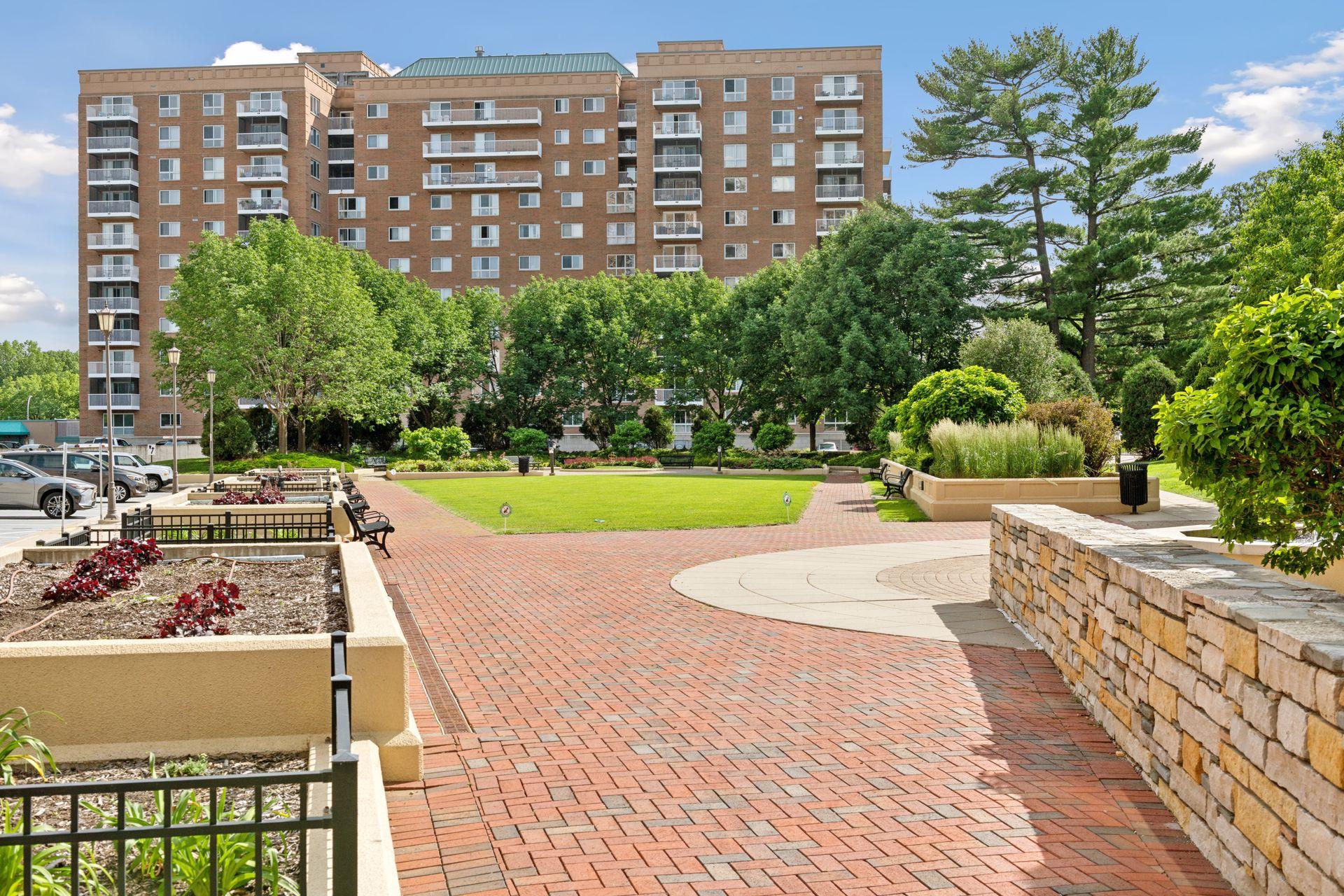 6600 Lyndale Avenue S Unit: 1204