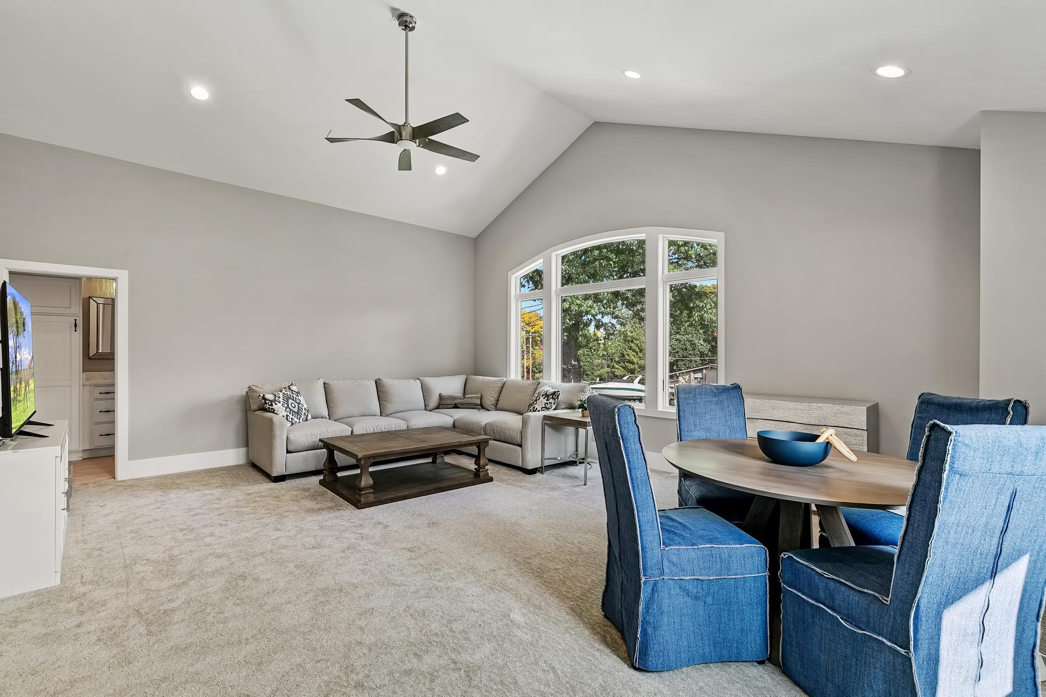 2815 Casco Point Road