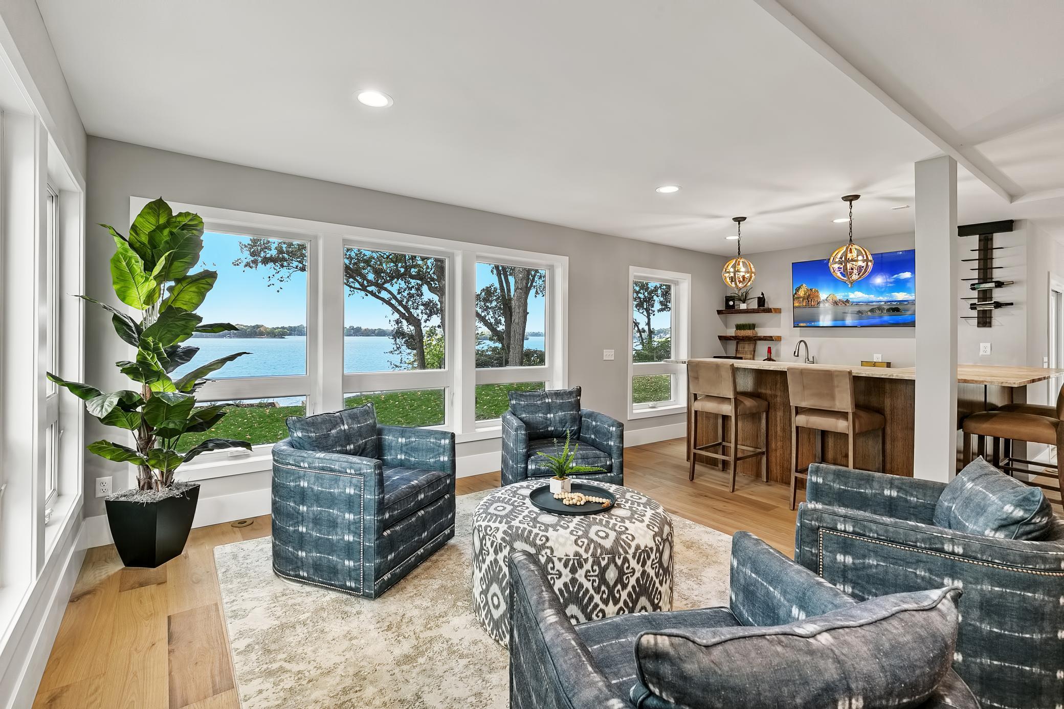 2815 Casco Point Road