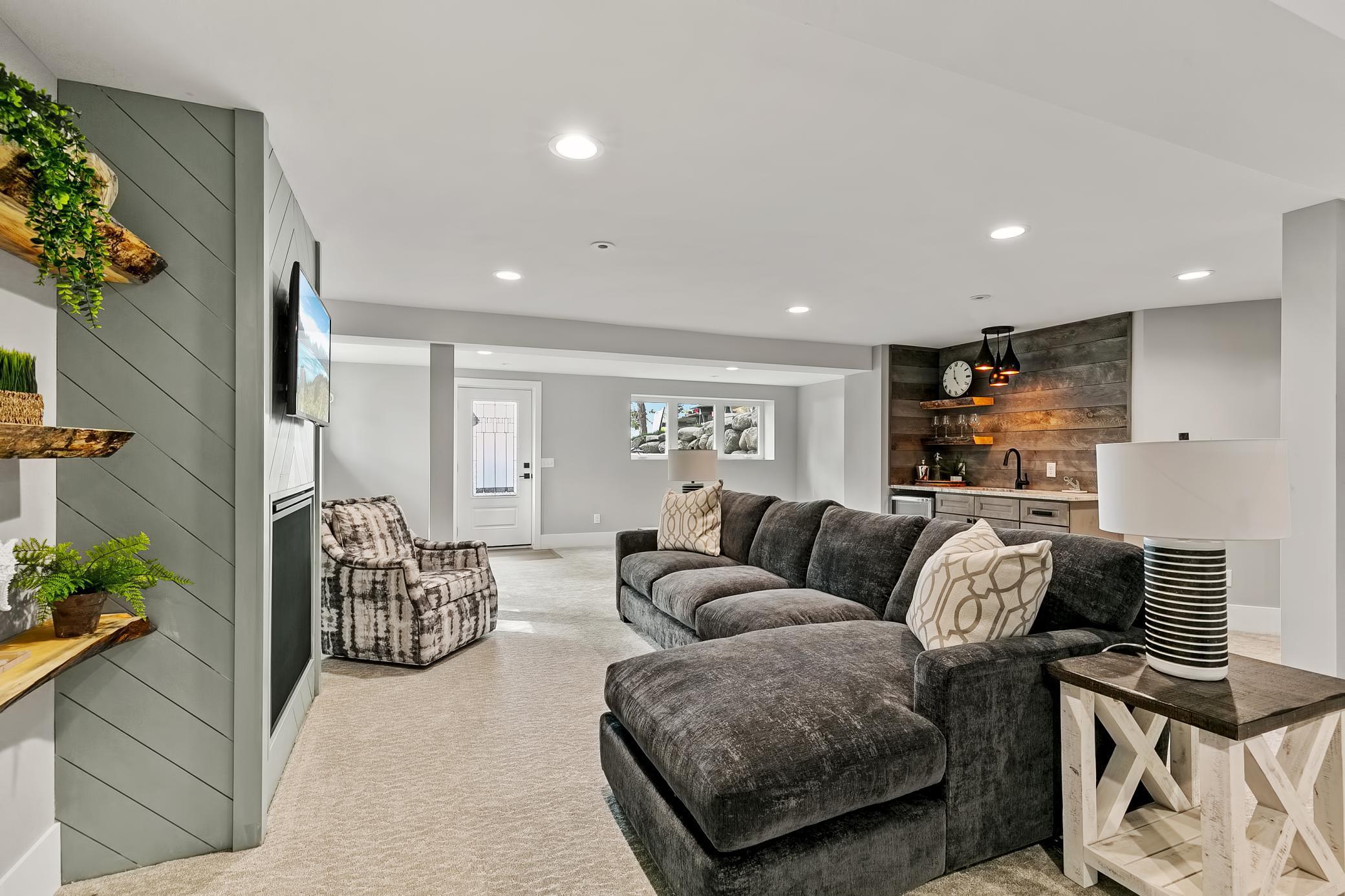 2815 Casco Point Road