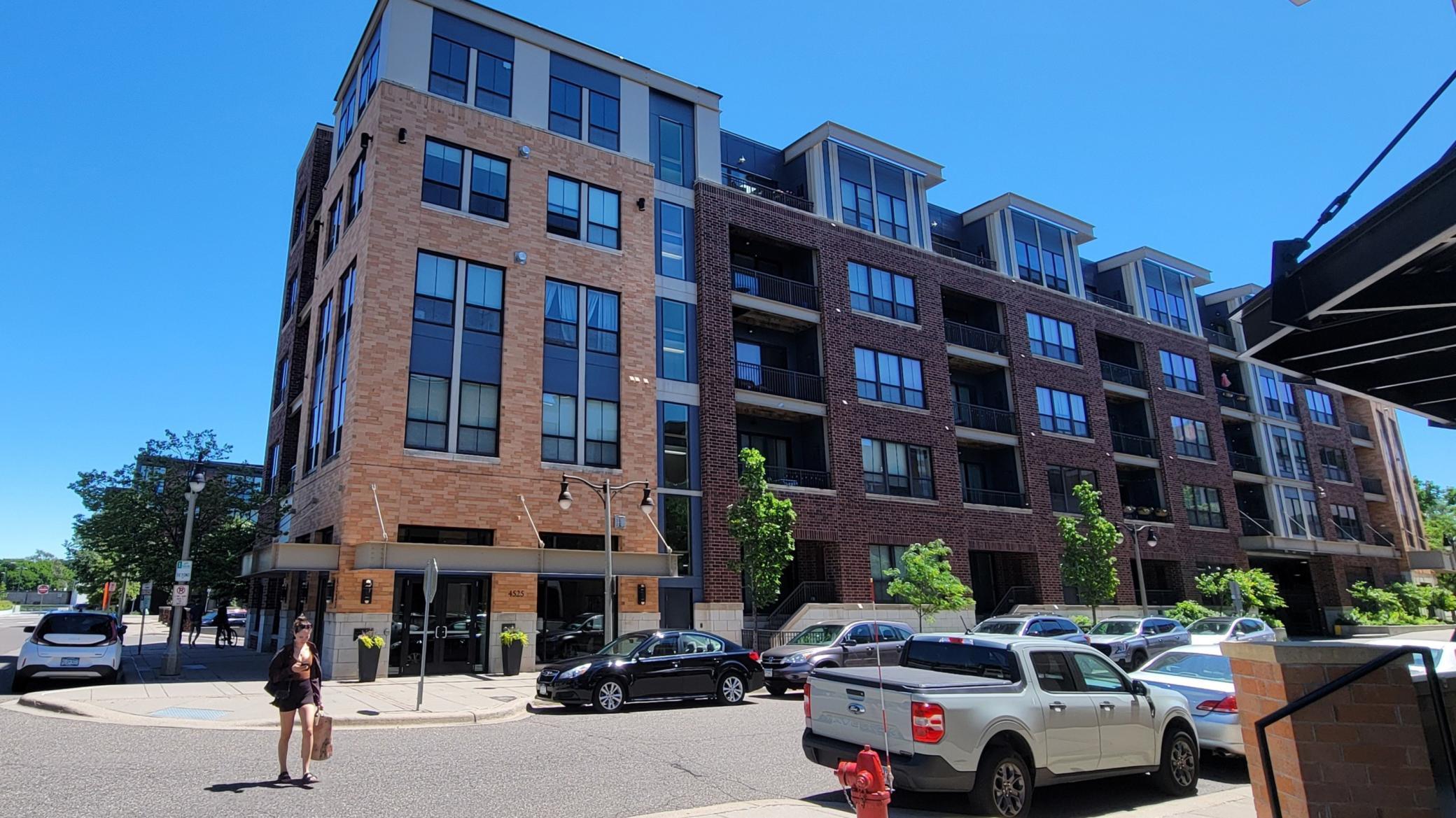 4525 Park Commons Drive Unit: 208