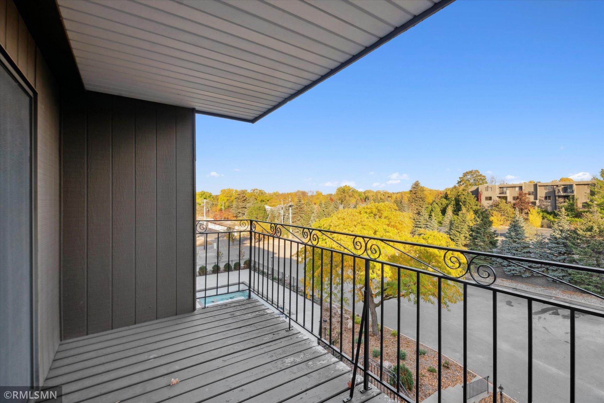 4120 Parklawn Avenue Unit: 330