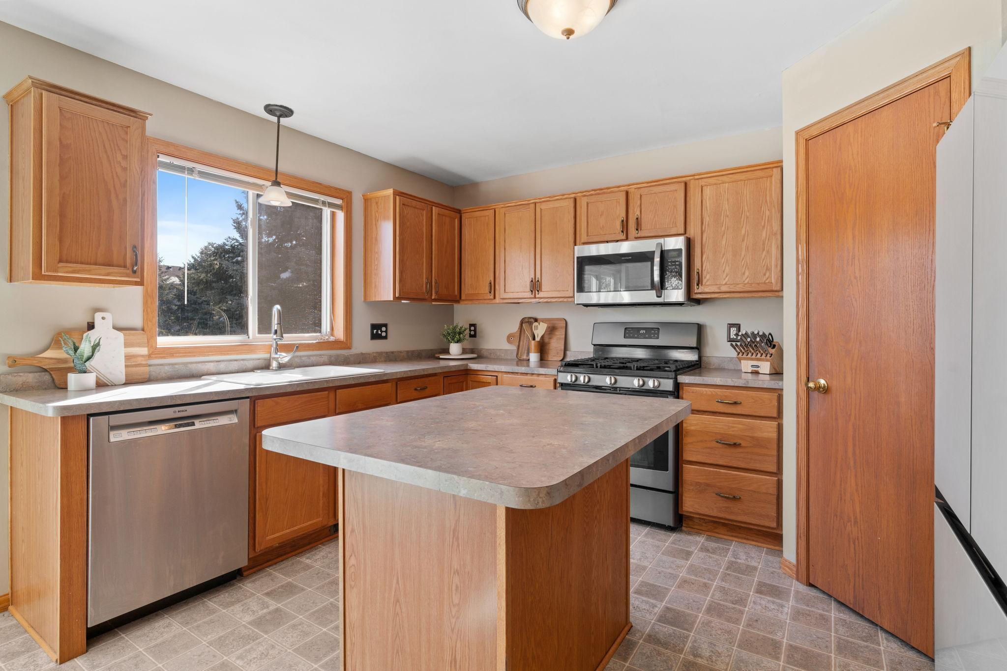 1648 Philipp Way