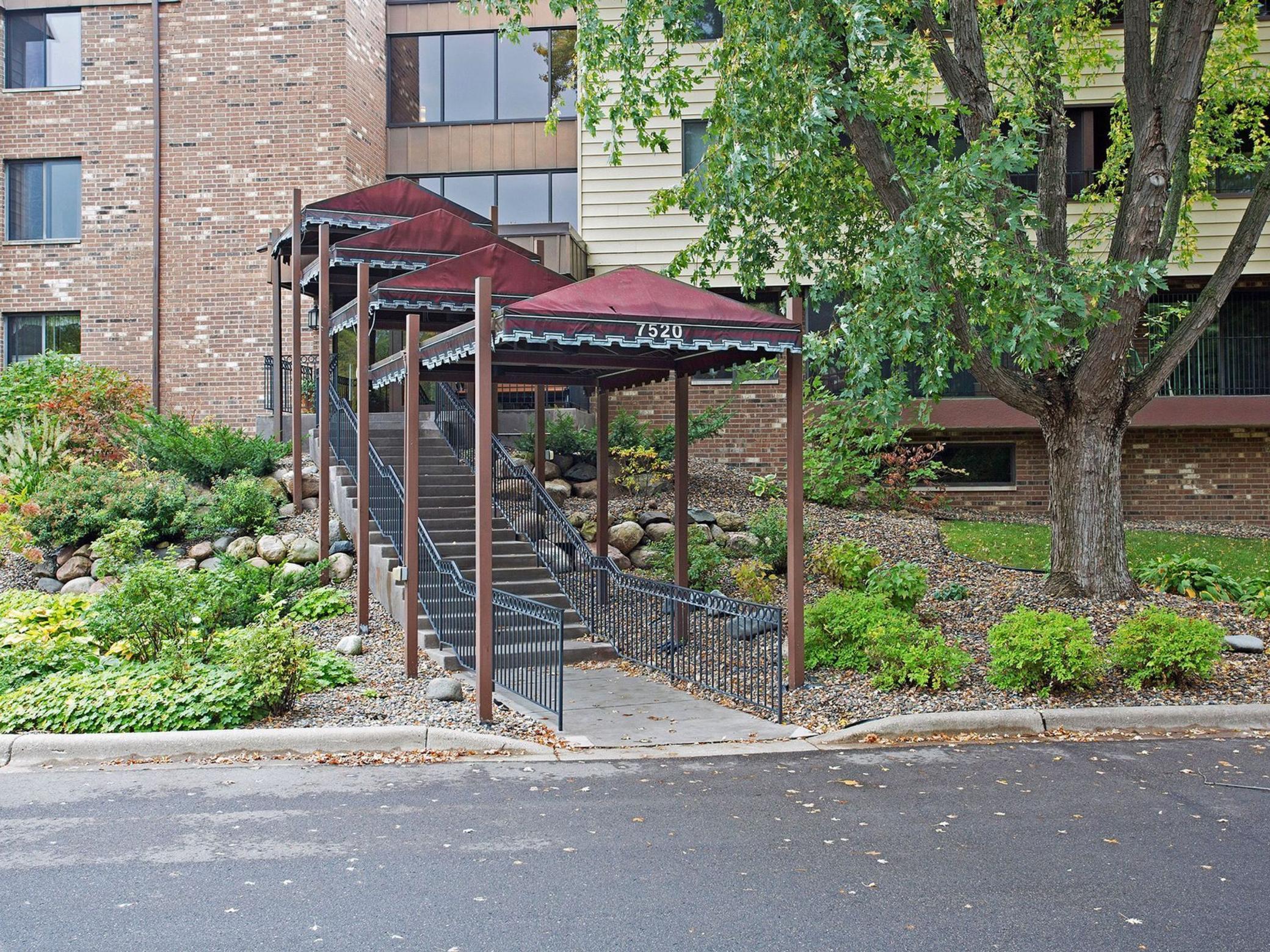 7520 Cahill Road Unit: 222A