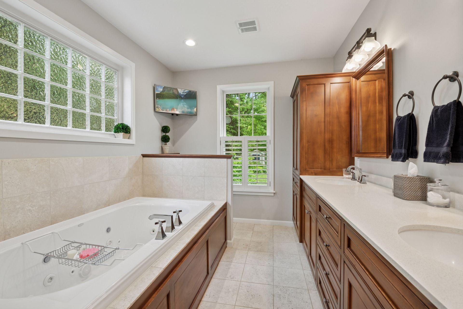 5220 W 56th Street