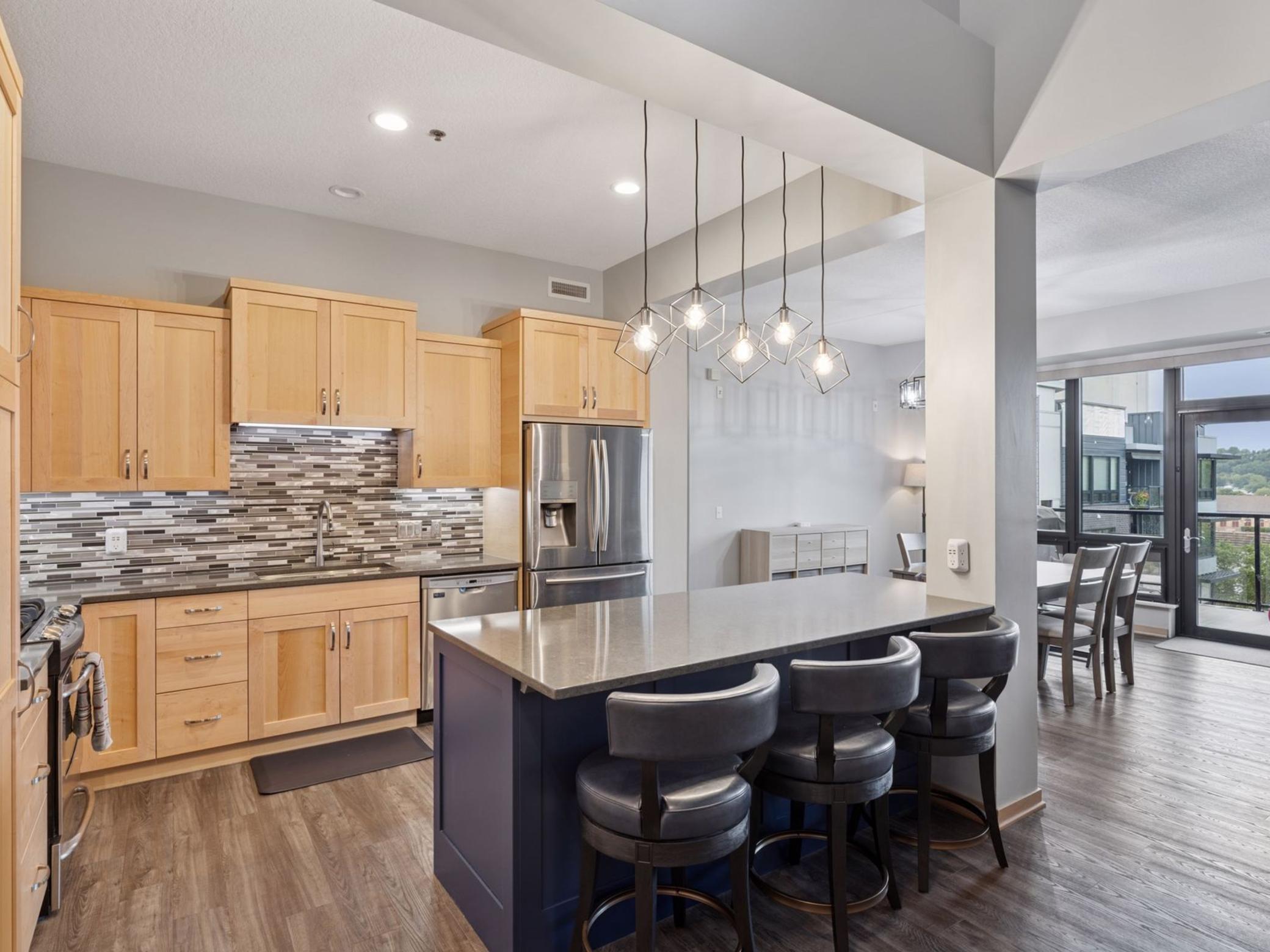 256 Spring Street Unit: 413