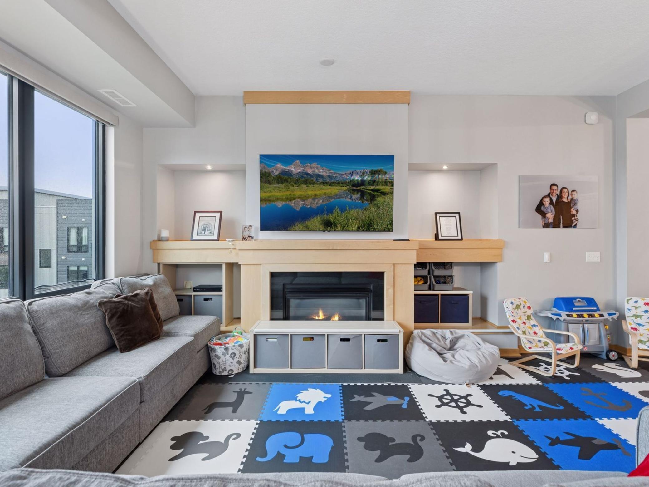 256 Spring Street Unit: 413