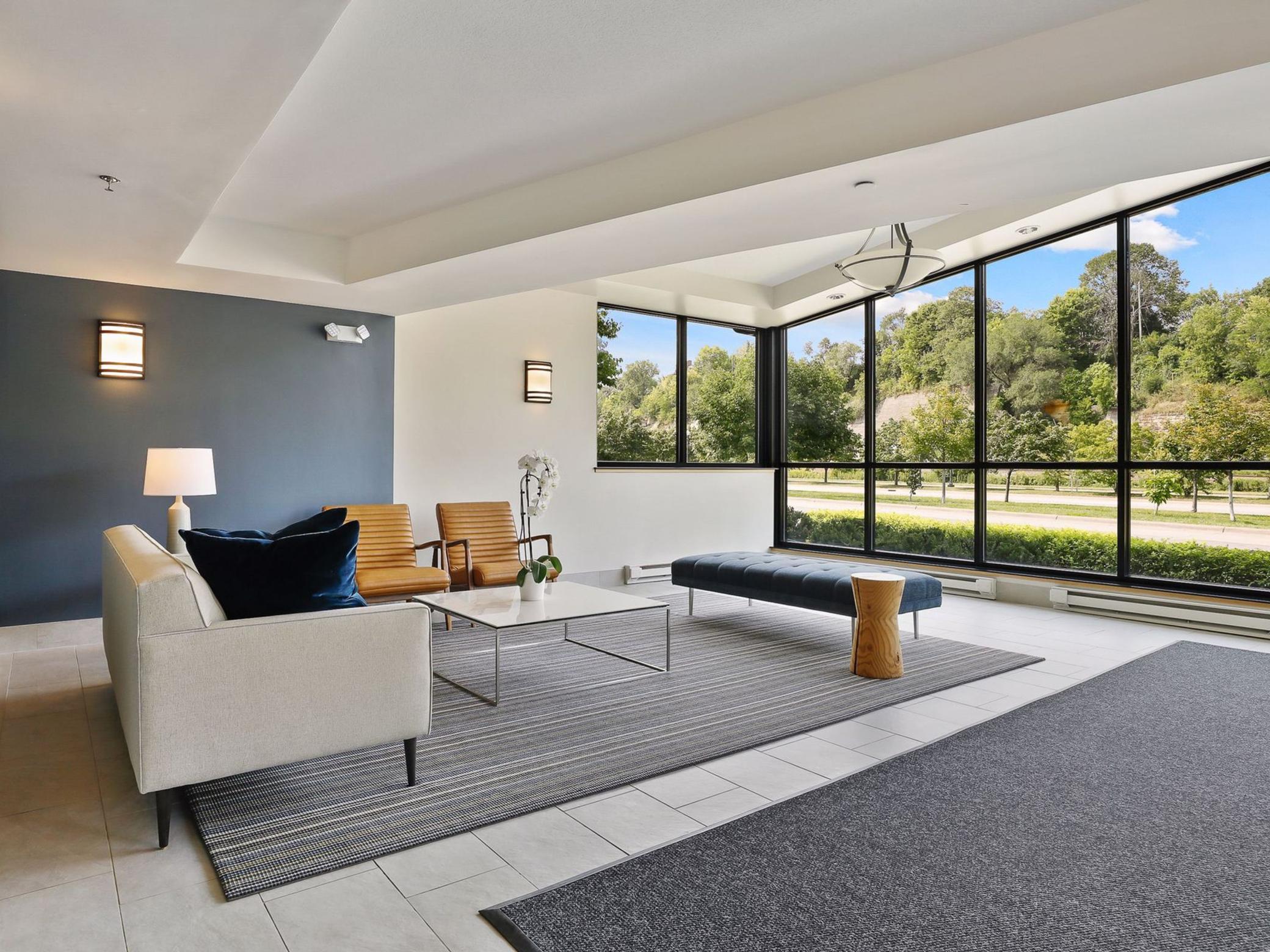 256 Spring Street Unit: 413