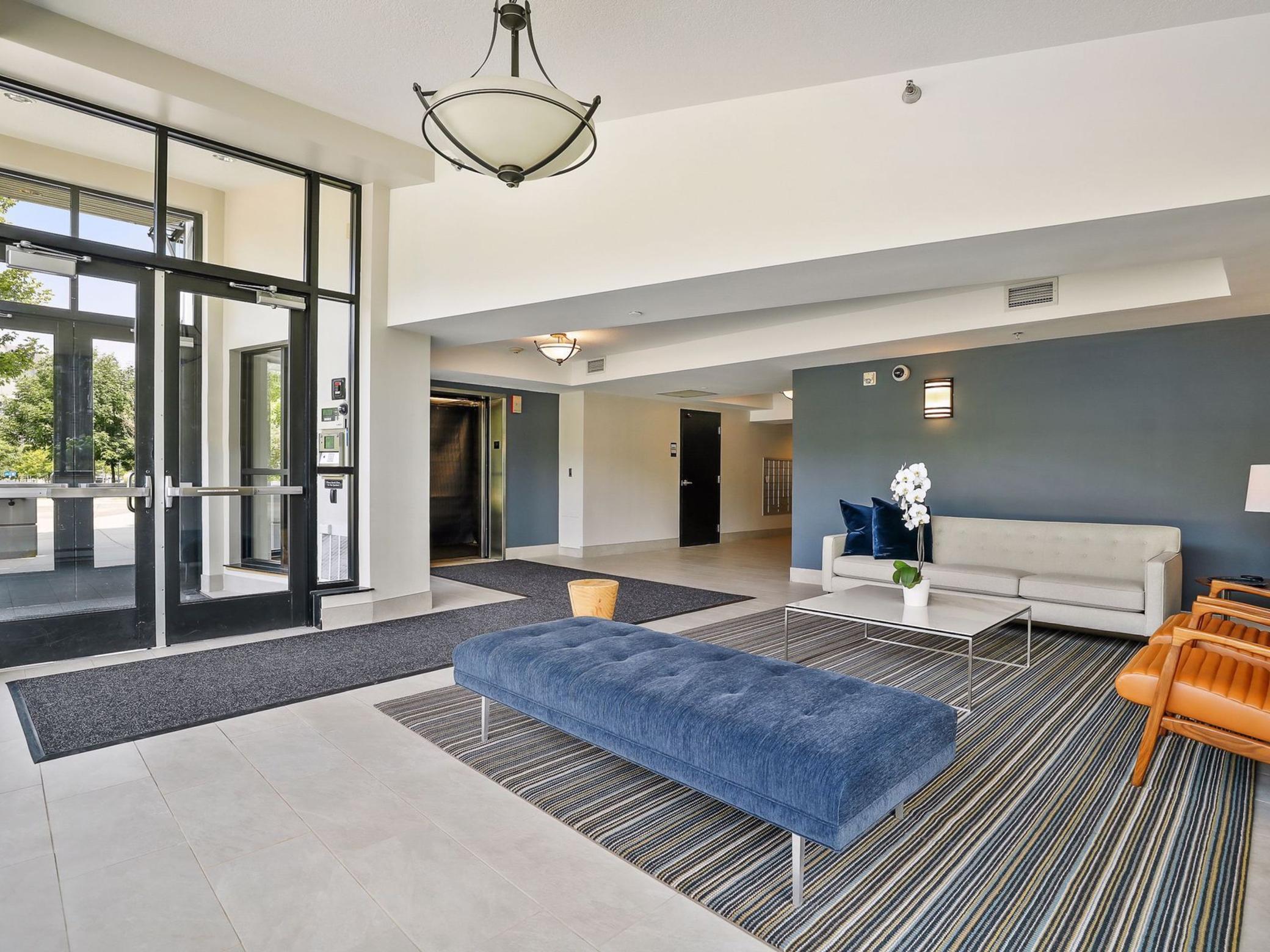 256 Spring Street Unit: 413