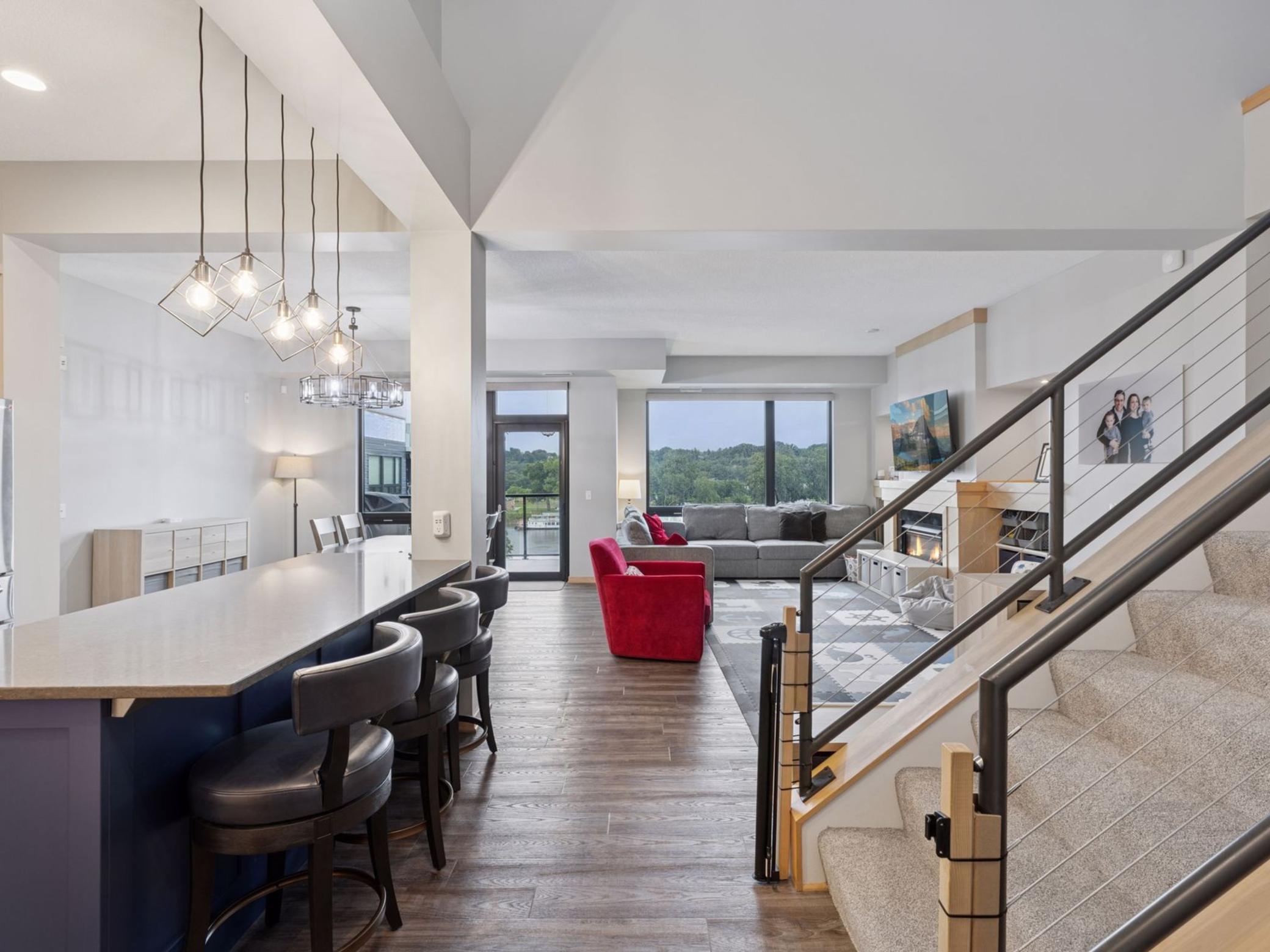 256 Spring Street Unit: 413