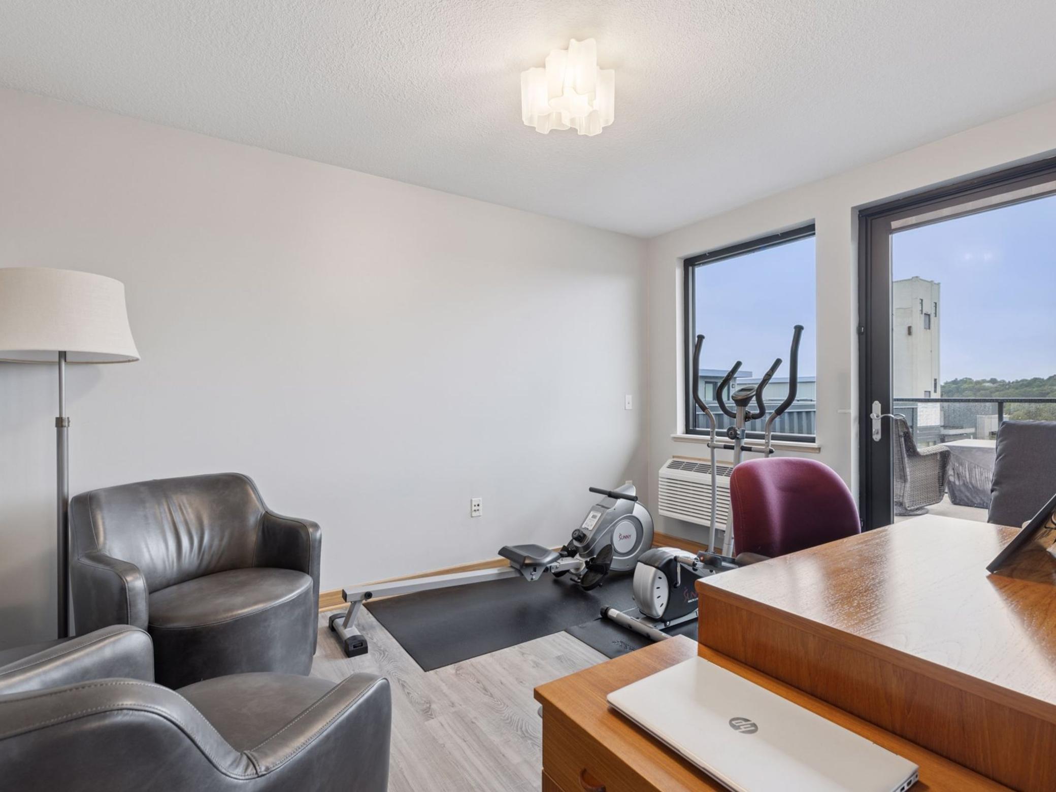 256 Spring Street Unit: 413