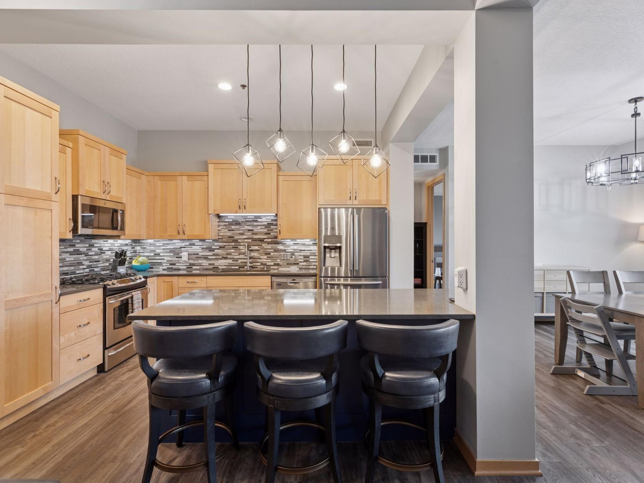 256 Spring Street Unit: 413