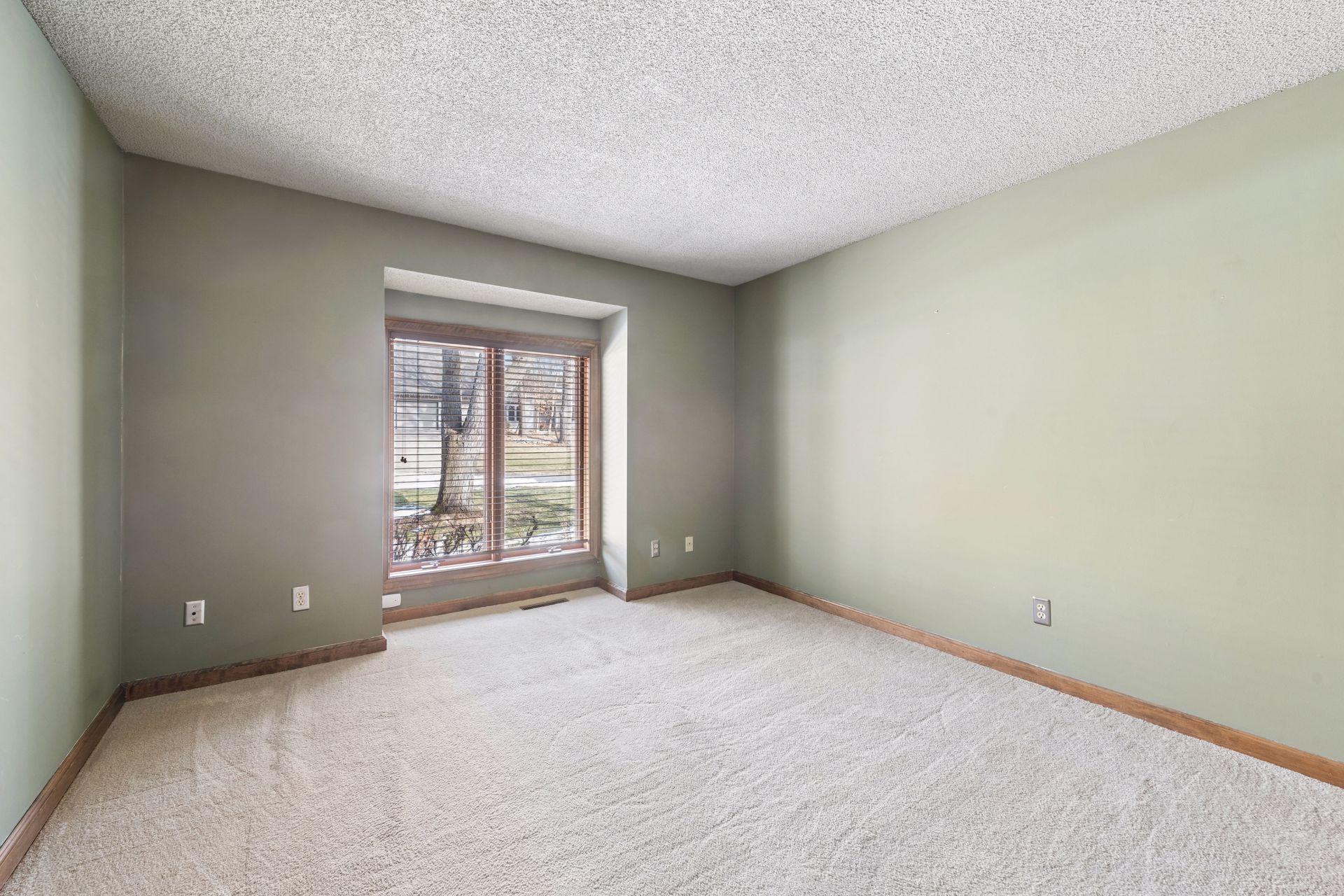 16787 Whittington Walk