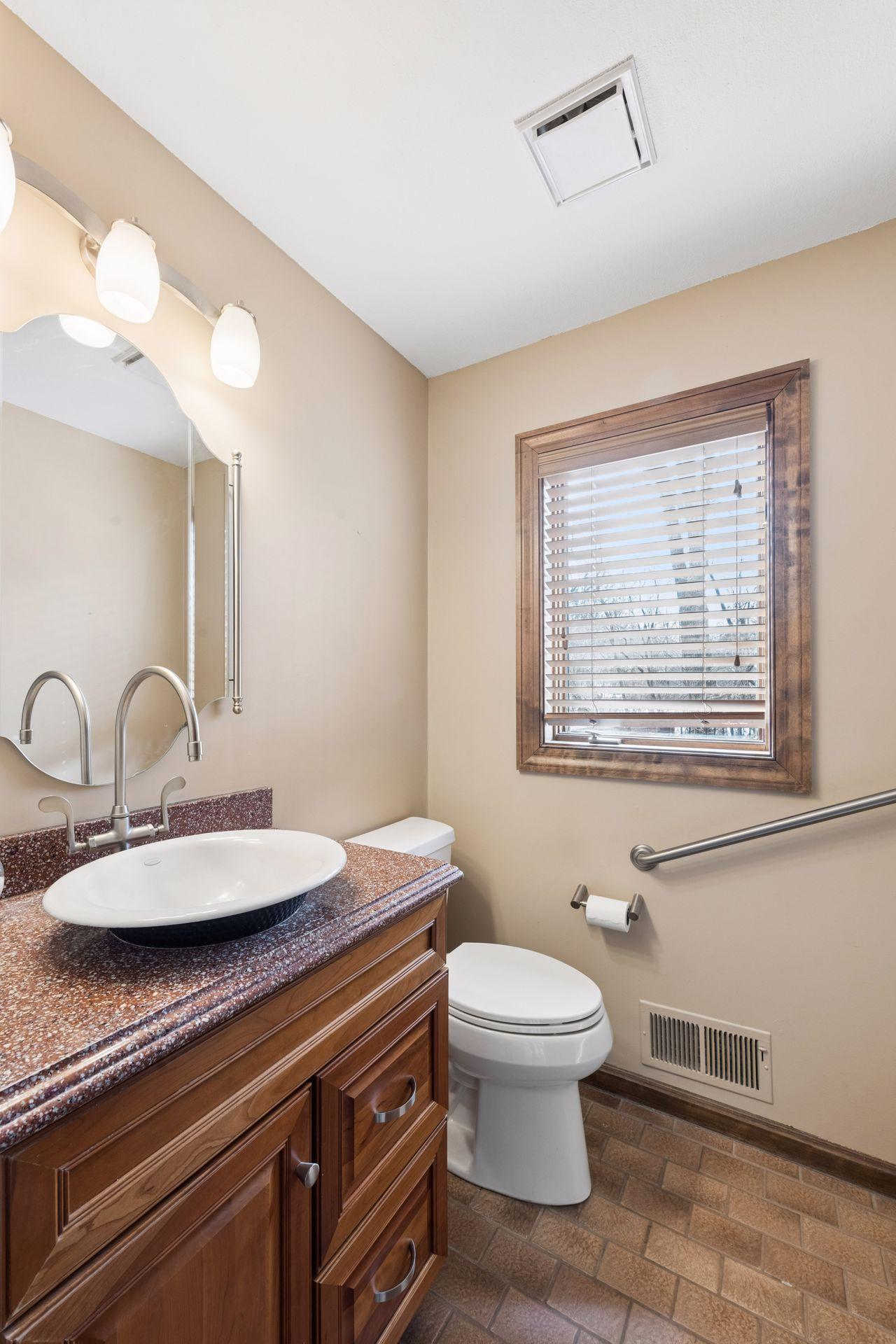 16787 Whittington Walk